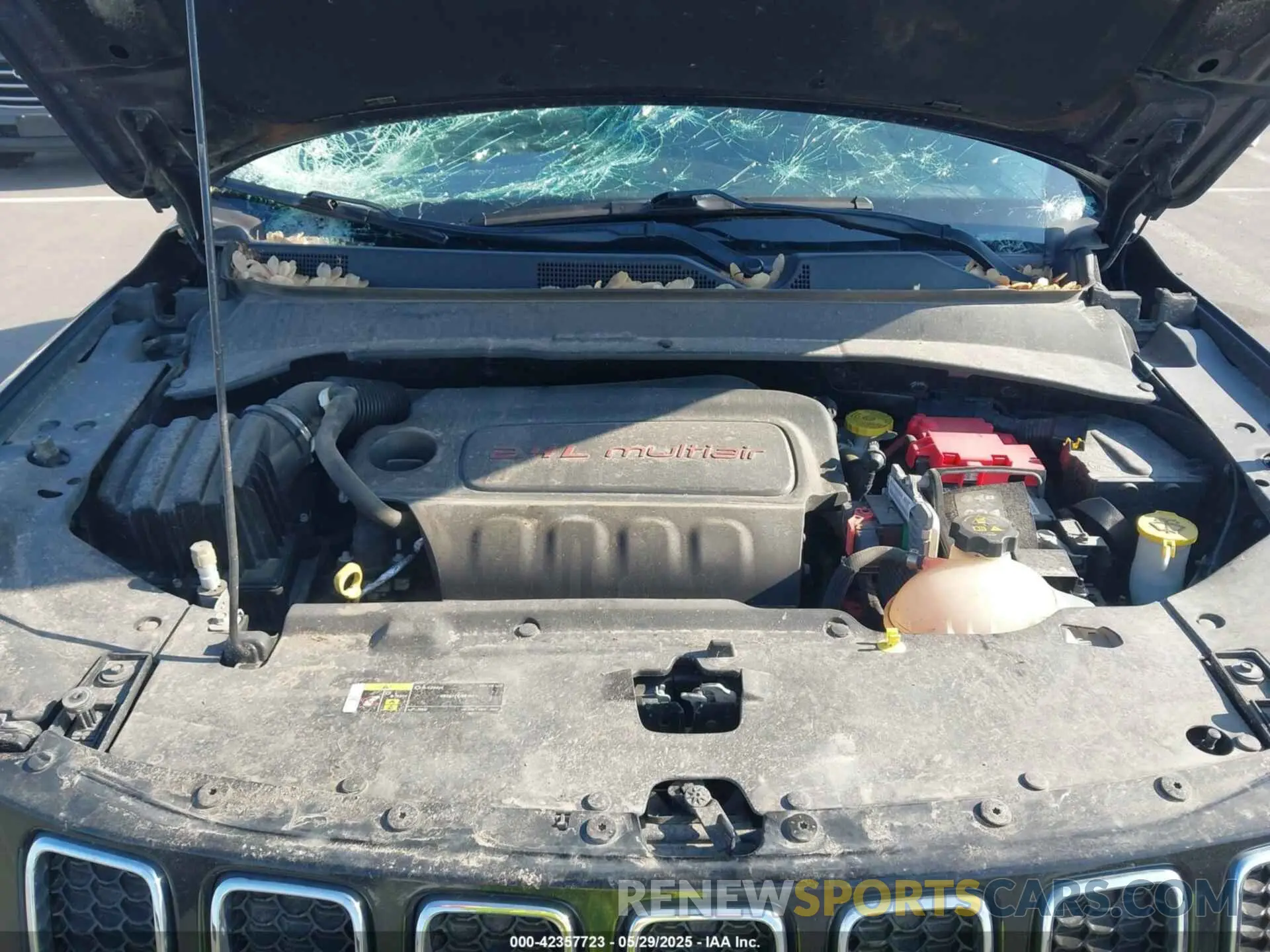 10 Photograph of a damaged car 3C4NJDBB7KT761185 JEEP COMPASS 2019