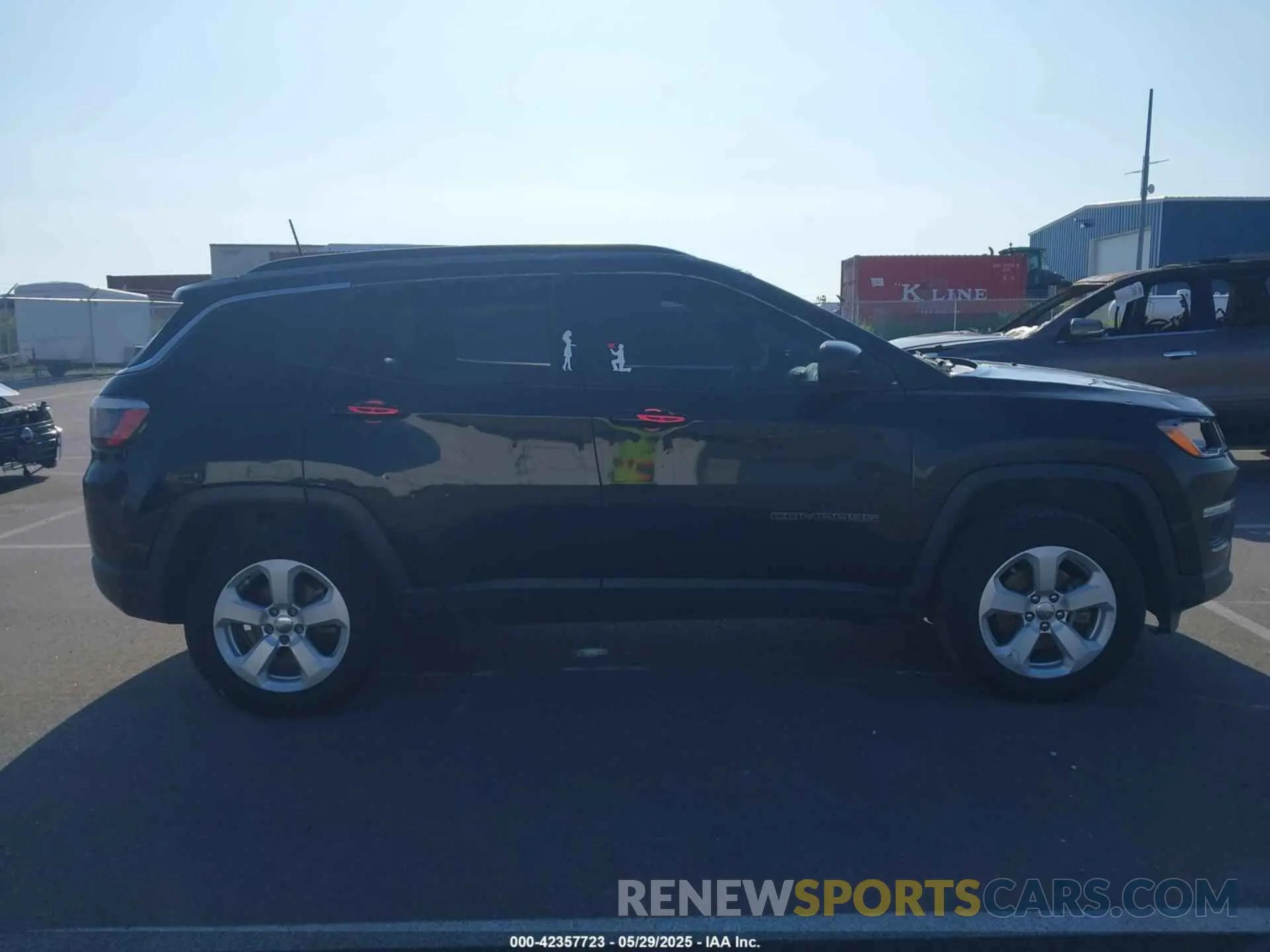 13 Photograph of a damaged car 3C4NJDBB7KT761185 JEEP COMPASS 2019