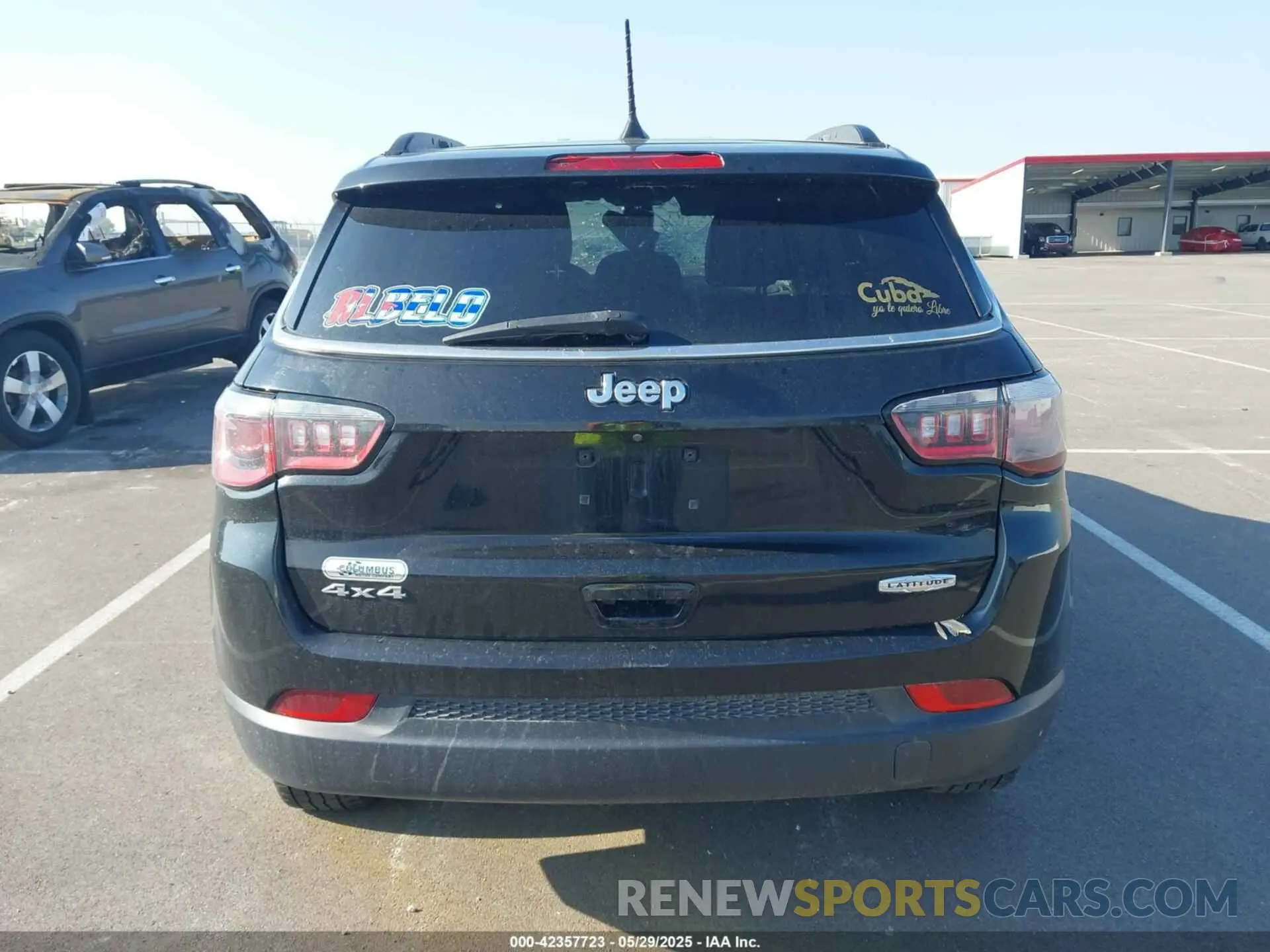 16 Photograph of a damaged car 3C4NJDBB7KT761185 JEEP COMPASS 2019