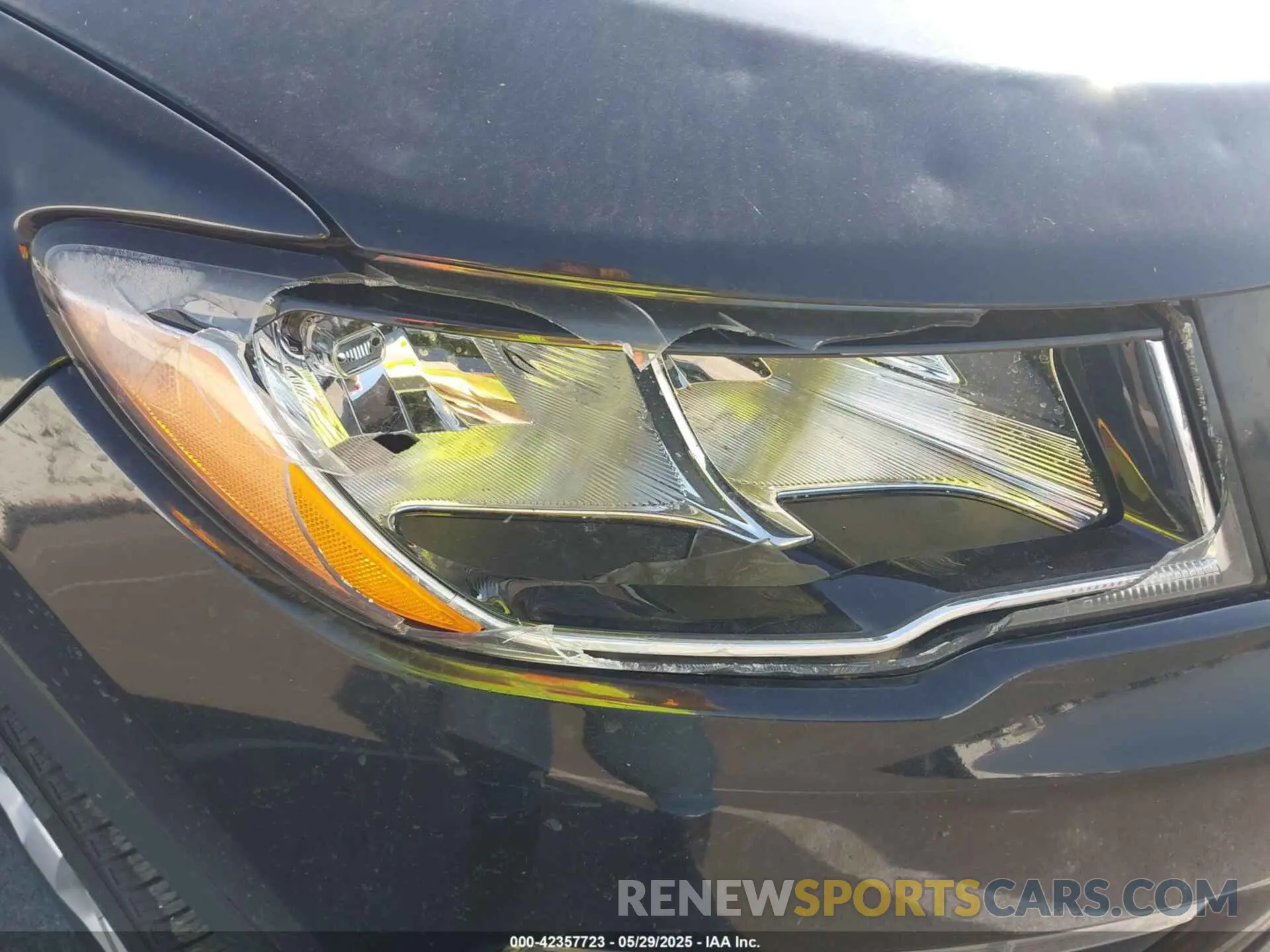 17 Photograph of a damaged car 3C4NJDBB7KT761185 JEEP COMPASS 2019