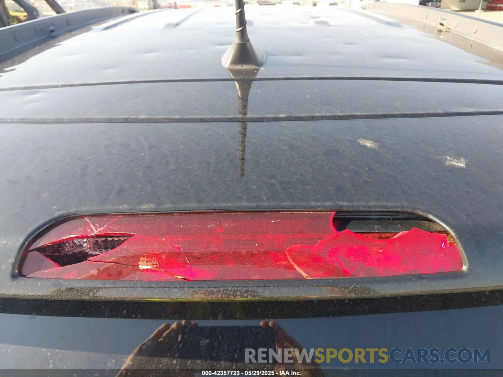 19 Photograph of a damaged car 3C4NJDBB7KT761185 JEEP COMPASS 2019