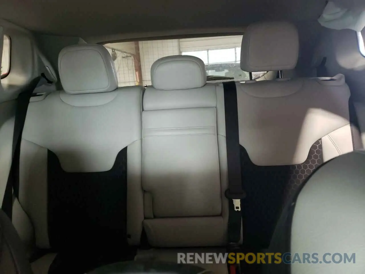 10 Photograph of a damaged car 3C4NJDBB7KT806934 JEEP COMPASS 2019