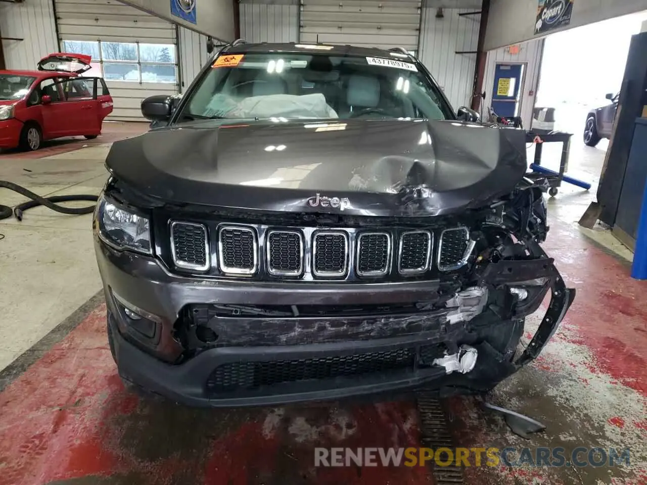 5 Photograph of a damaged car 3C4NJDBB7KT806934 JEEP COMPASS 2019