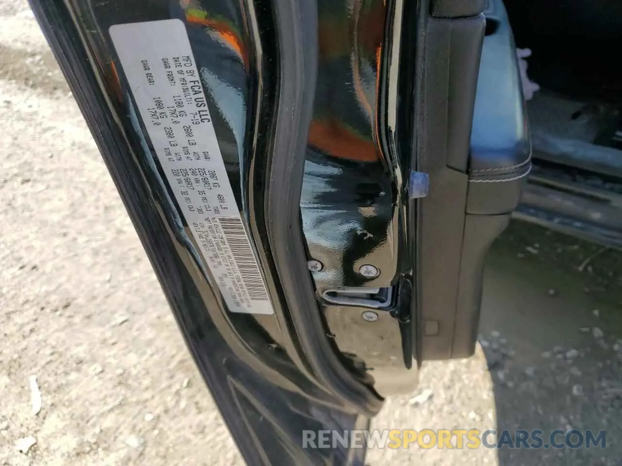 14 Photograph of a damaged car 3C4NJDBB7KT847886 JEEP COMPASS 2019
