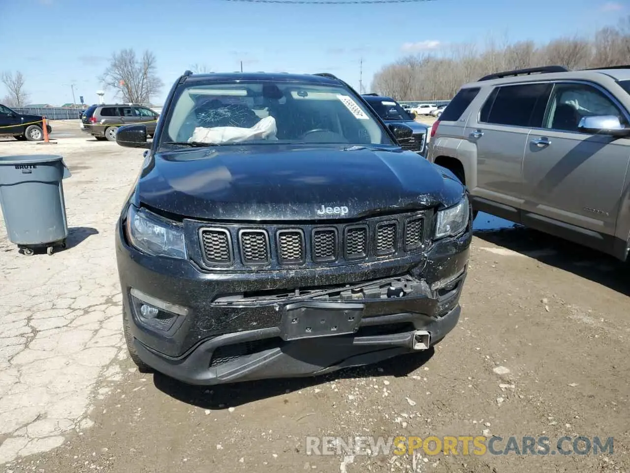 5 Photograph of a damaged car 3C4NJDBB7KT847886 JEEP COMPASS 2019