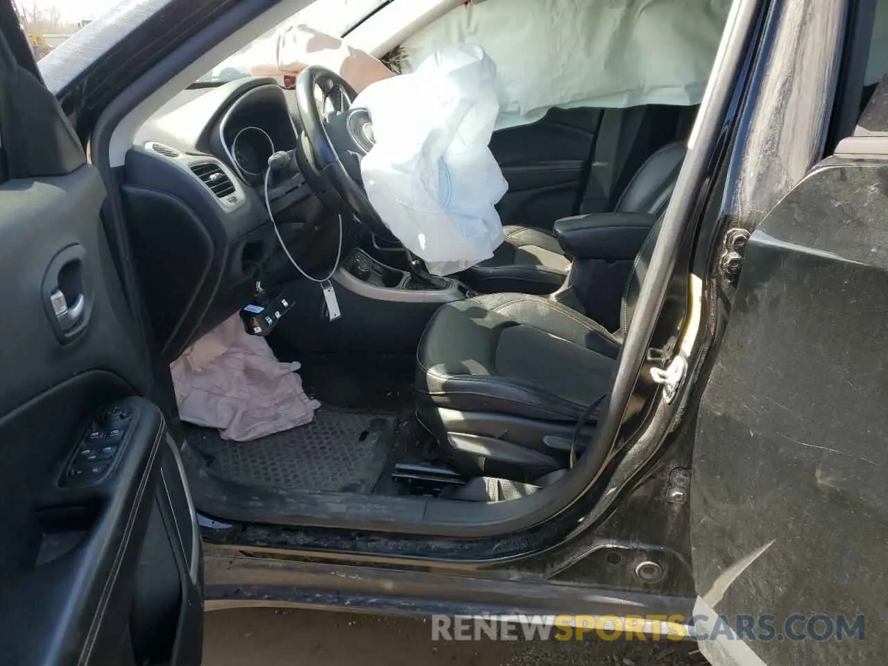 7 Photograph of a damaged car 3C4NJDBB7KT847886 JEEP COMPASS 2019