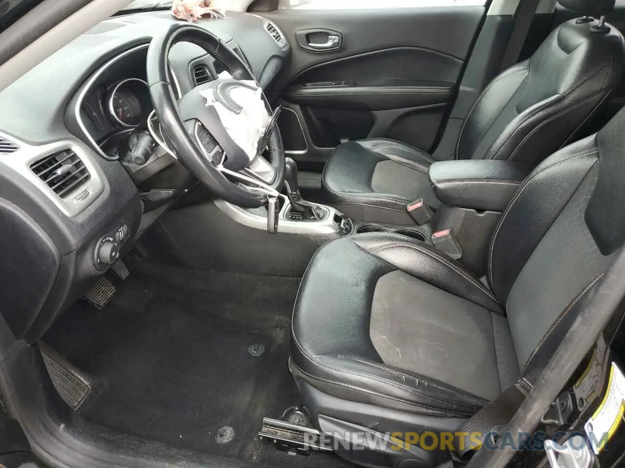 7 Photograph of a damaged car 3C4NJDBB8KT599275 JEEP COMPASS 2019