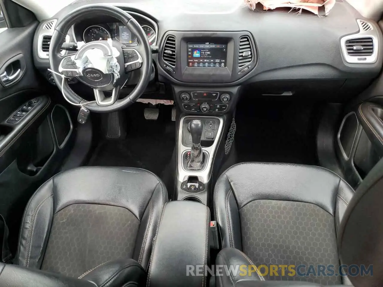 8 Photograph of a damaged car 3C4NJDBB8KT599275 JEEP COMPASS 2019
