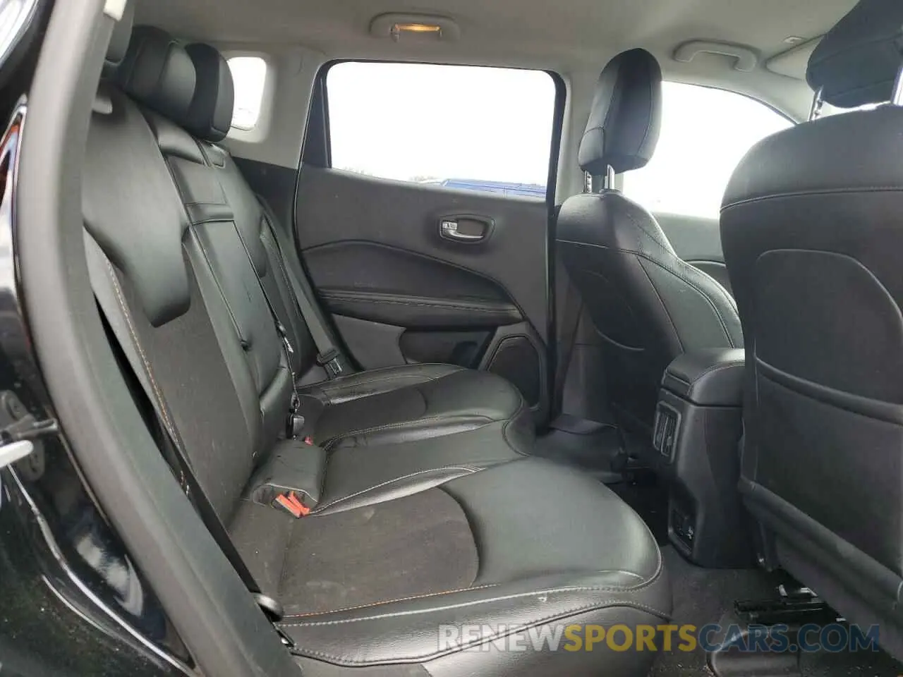 12 Photograph of a damaged car 3C4NJDBB8KT630248 JEEP COMPASS 2019