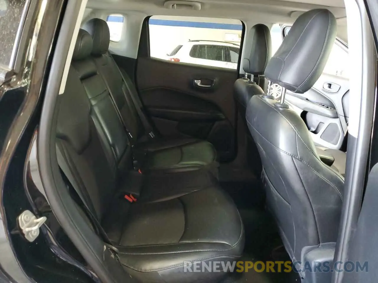 11 Photograph of a damaged car 3C4NJDBB8KT647373 JEEP COMPASS 2019
