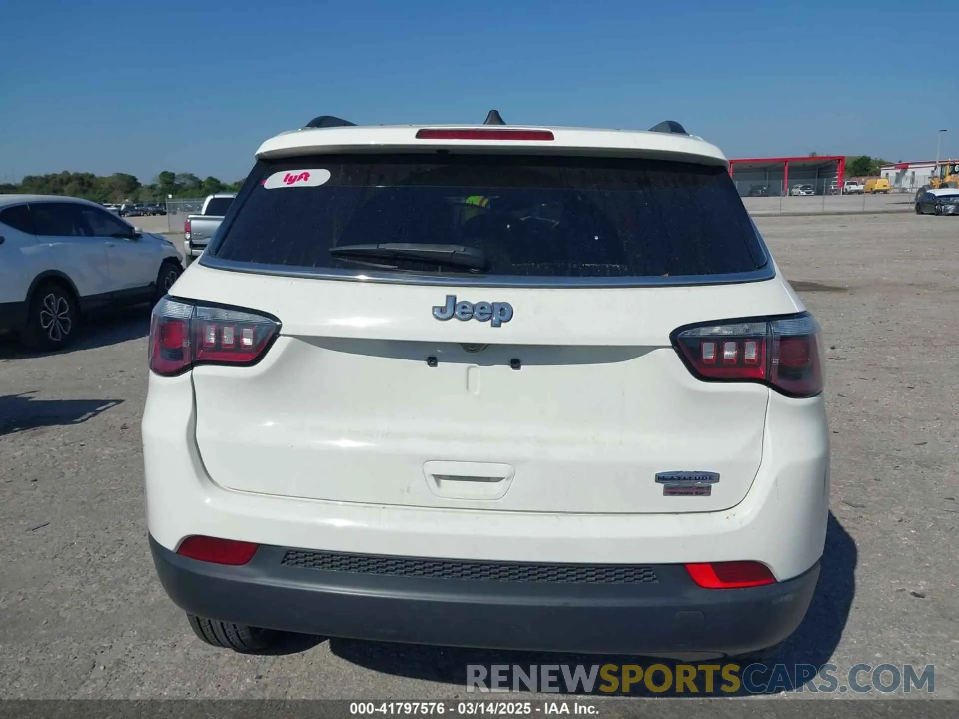 15 Photograph of a damaged car 3C4NJDBB8KT678378 JEEP COMPASS 2019
