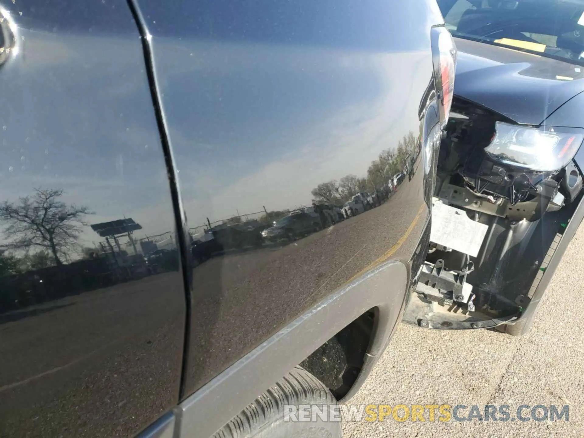 10 Photograph of a damaged car 3C4NJDBB8KT679742 JEEP COMPASS 2019