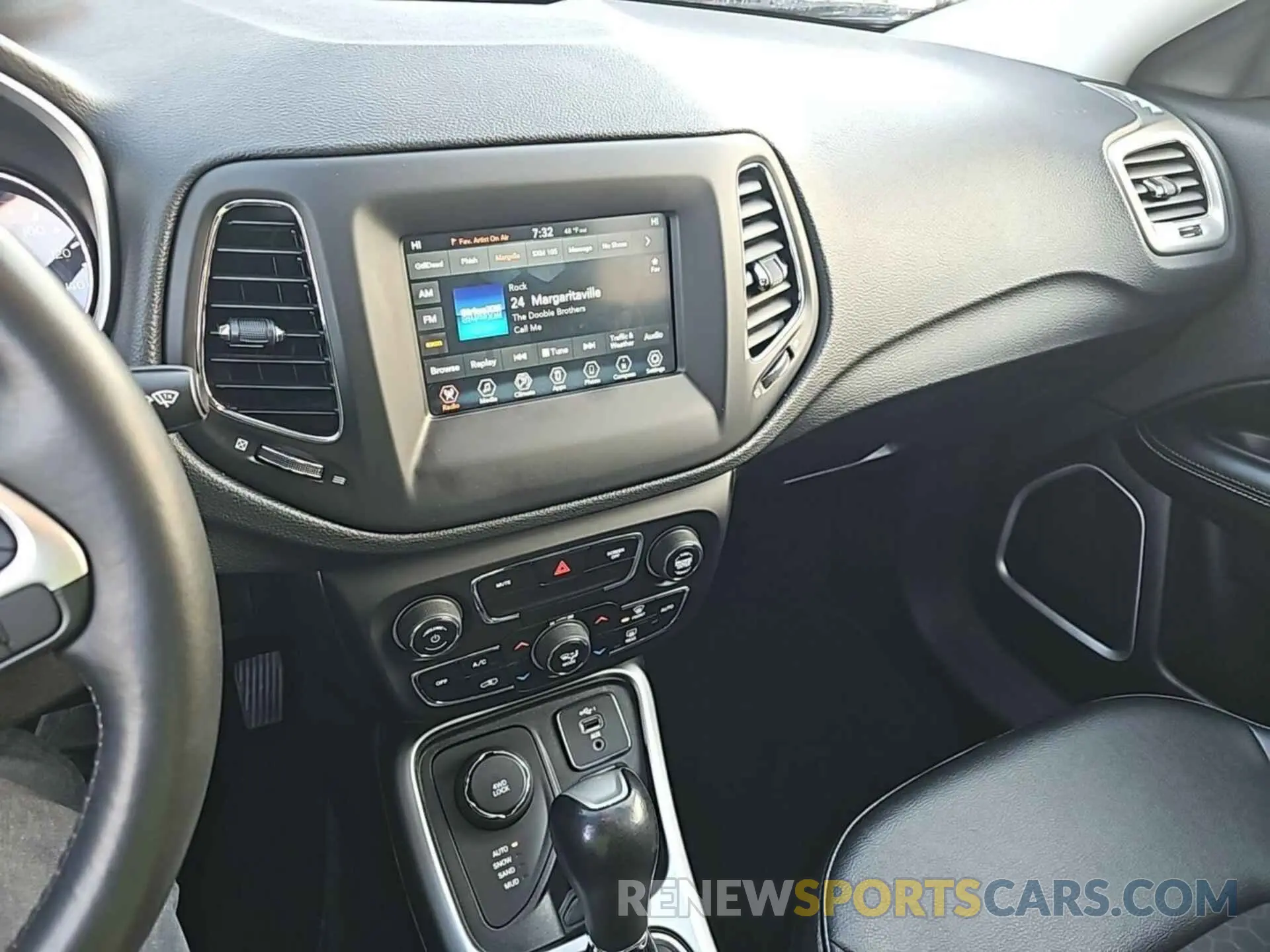 13 Photograph of a damaged car 3C4NJDBB8KT679742 JEEP COMPASS 2019