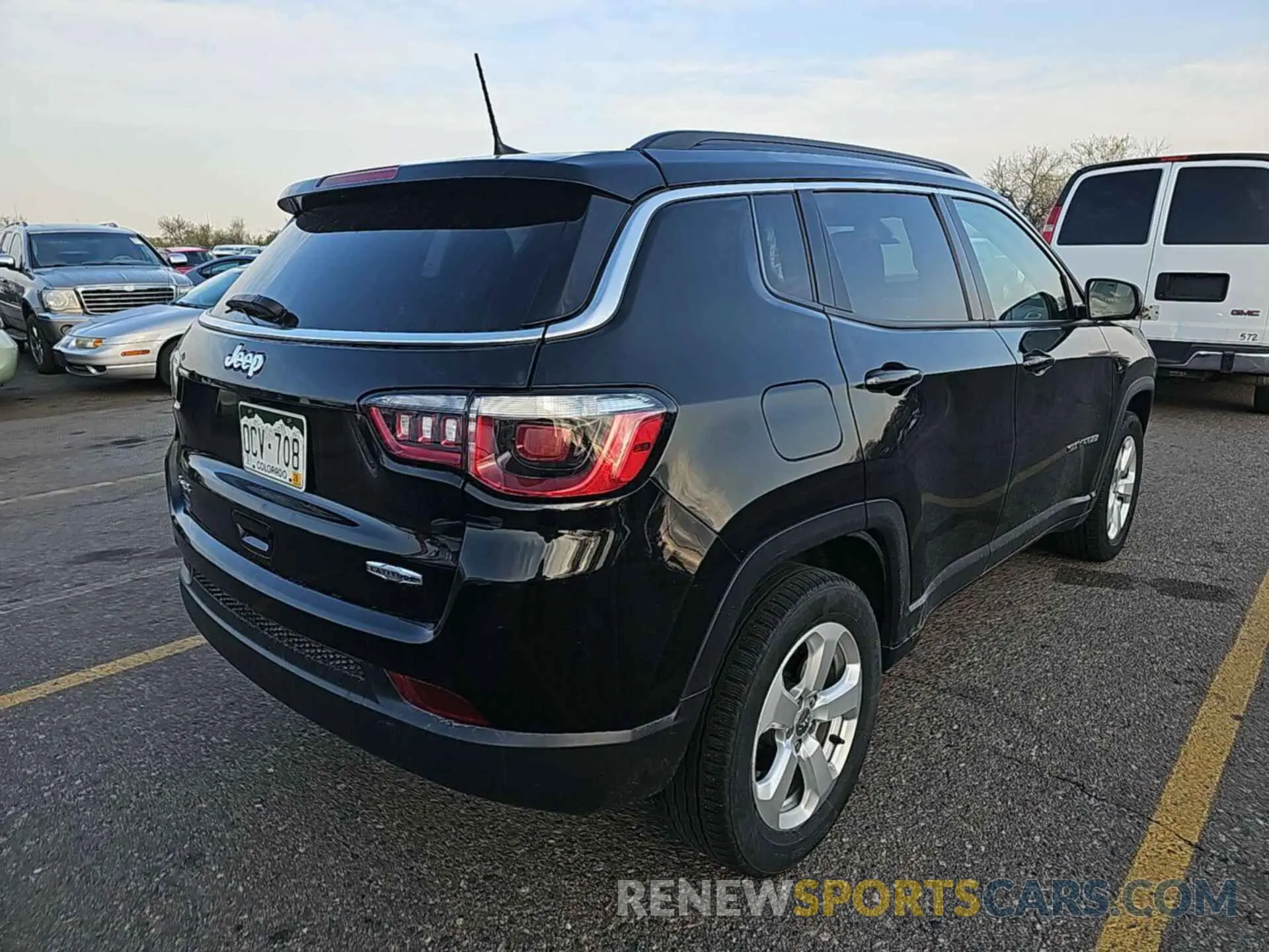 14 Photograph of a damaged car 3C4NJDBB8KT679742 JEEP COMPASS 2019