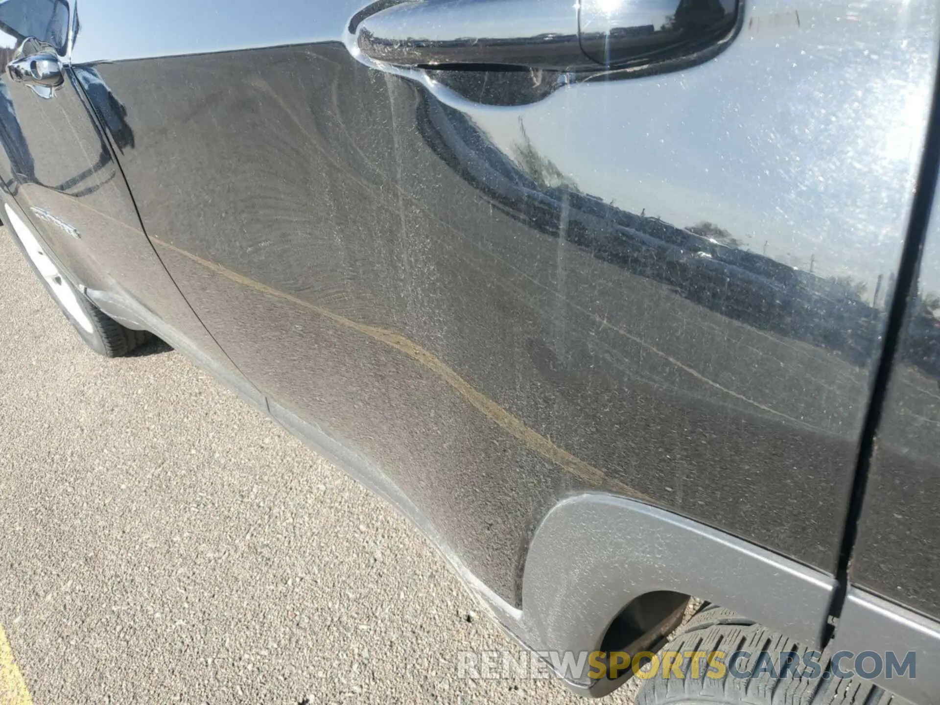 19 Photograph of a damaged car 3C4NJDBB8KT679742 JEEP COMPASS 2019