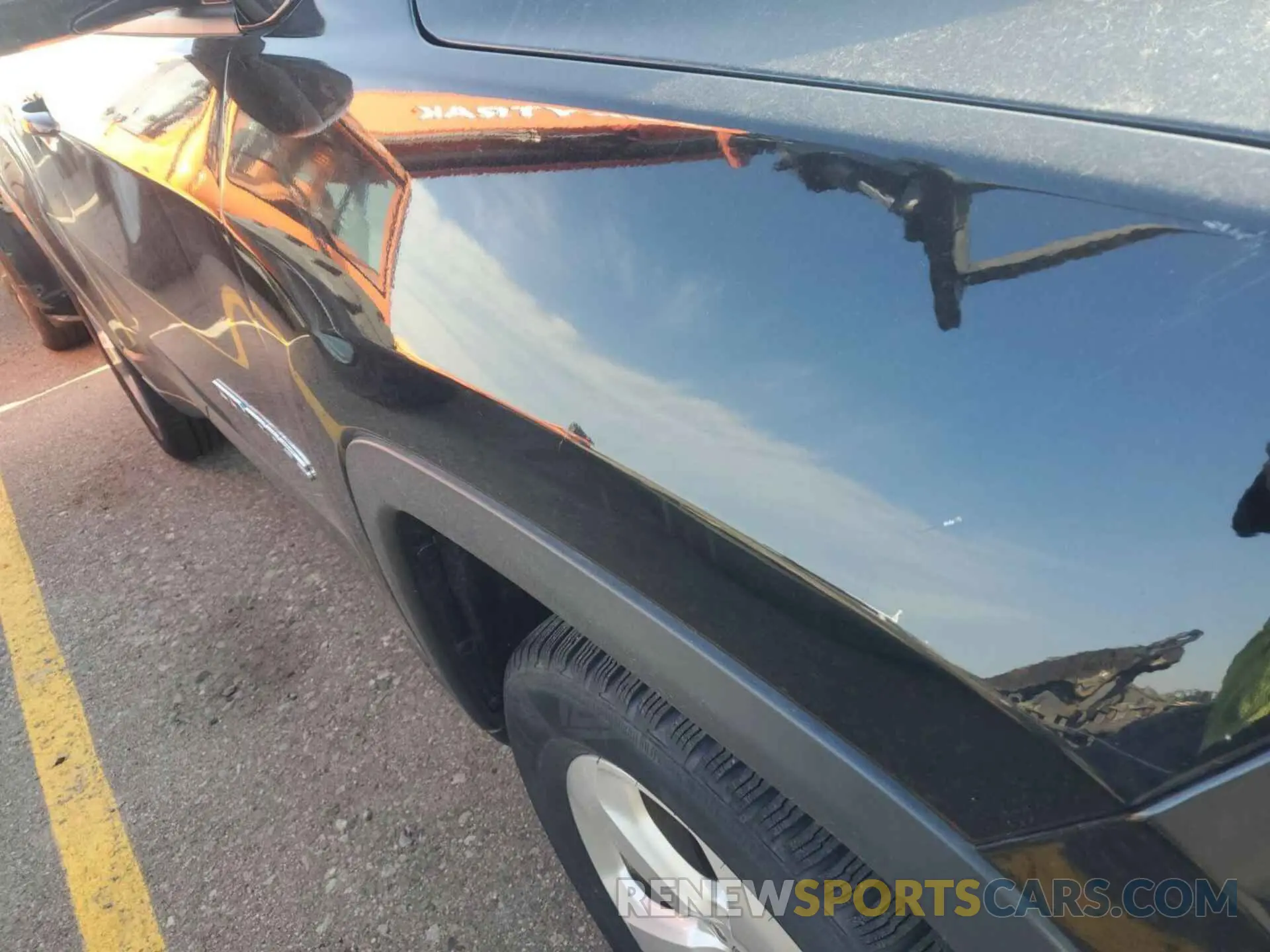 24 Photograph of a damaged car 3C4NJDBB8KT679742 JEEP COMPASS 2019