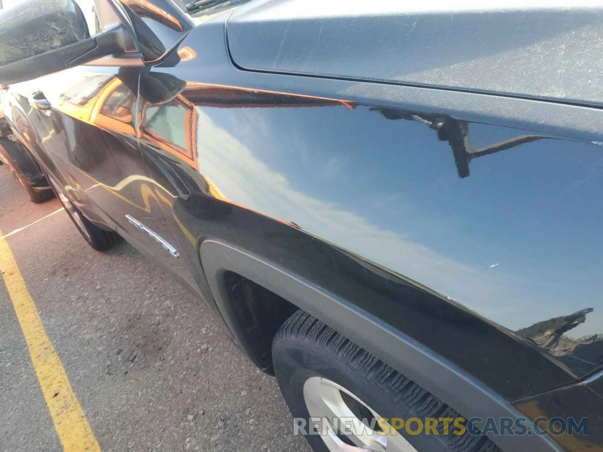 4 Photograph of a damaged car 3C4NJDBB8KT679742 JEEP COMPASS 2019