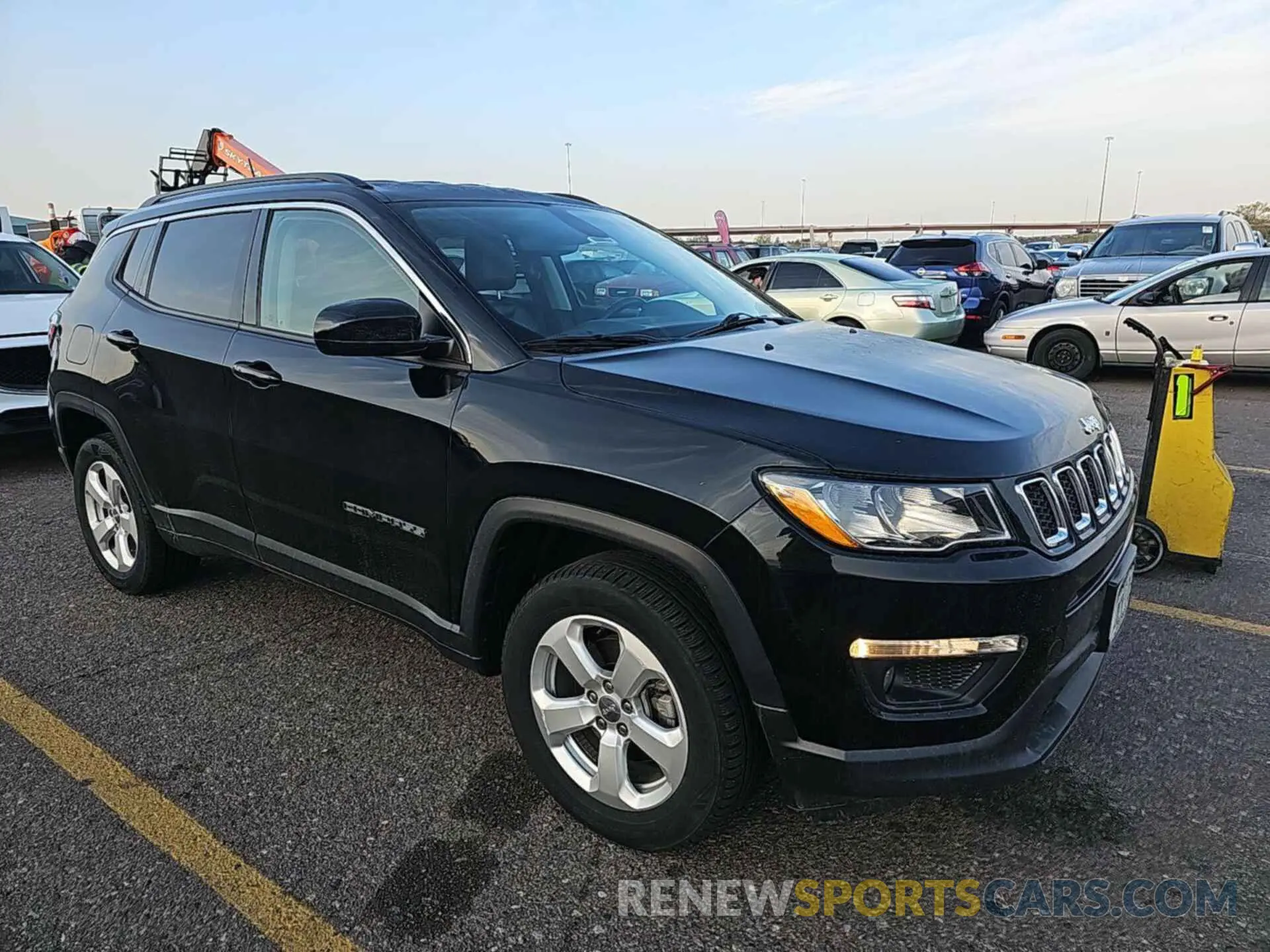 7 Photograph of a damaged car 3C4NJDBB8KT679742 JEEP COMPASS 2019