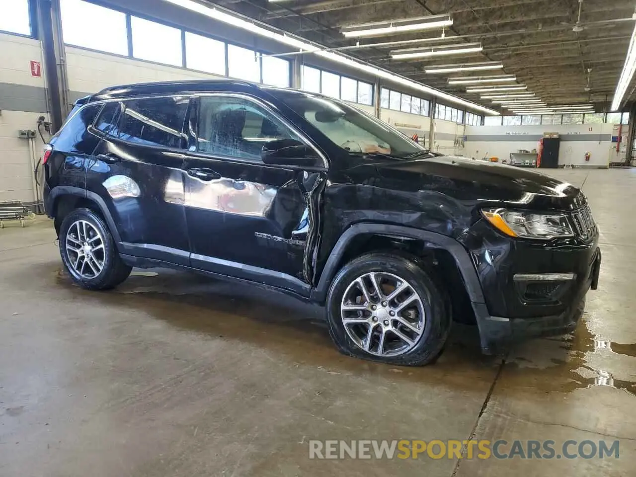 4 Photograph of a damaged car 3C4NJDBB8KT786726 JEEP COMPASS 2019