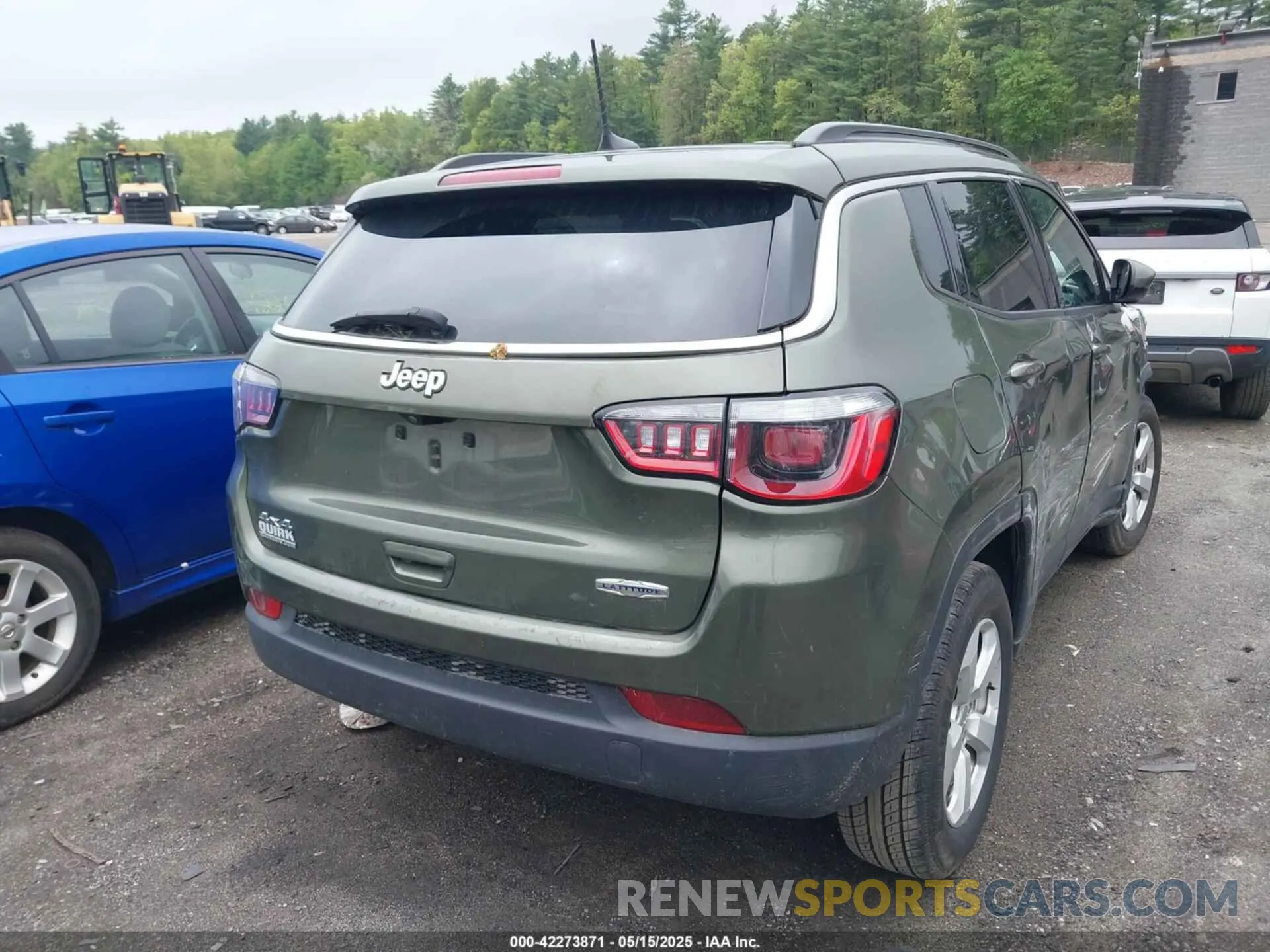 16 Photograph of a damaged car 3C4NJDBB8KT828747 JEEP COMPASS 2019