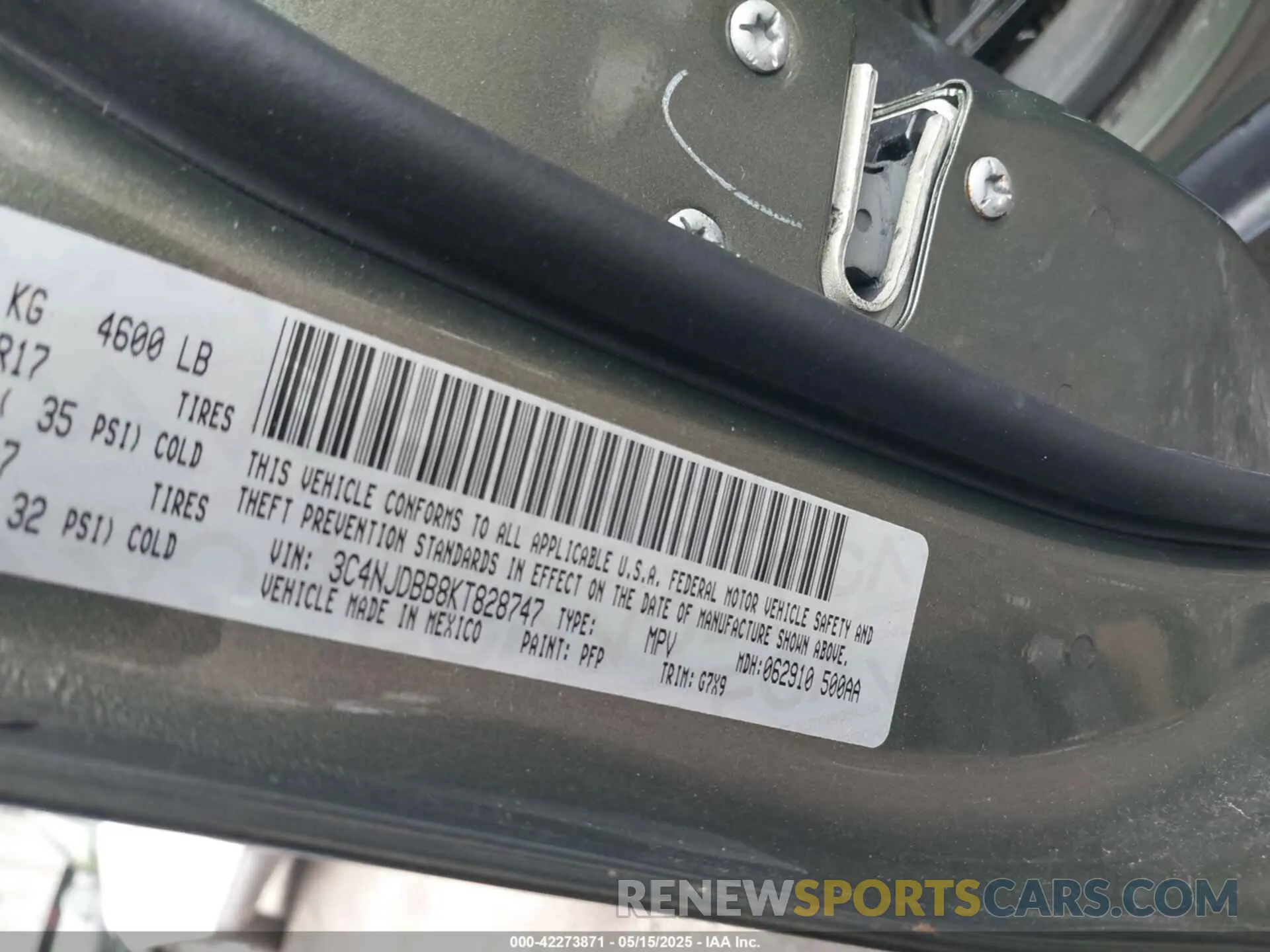 9 Photograph of a damaged car 3C4NJDBB8KT828747 JEEP COMPASS 2019