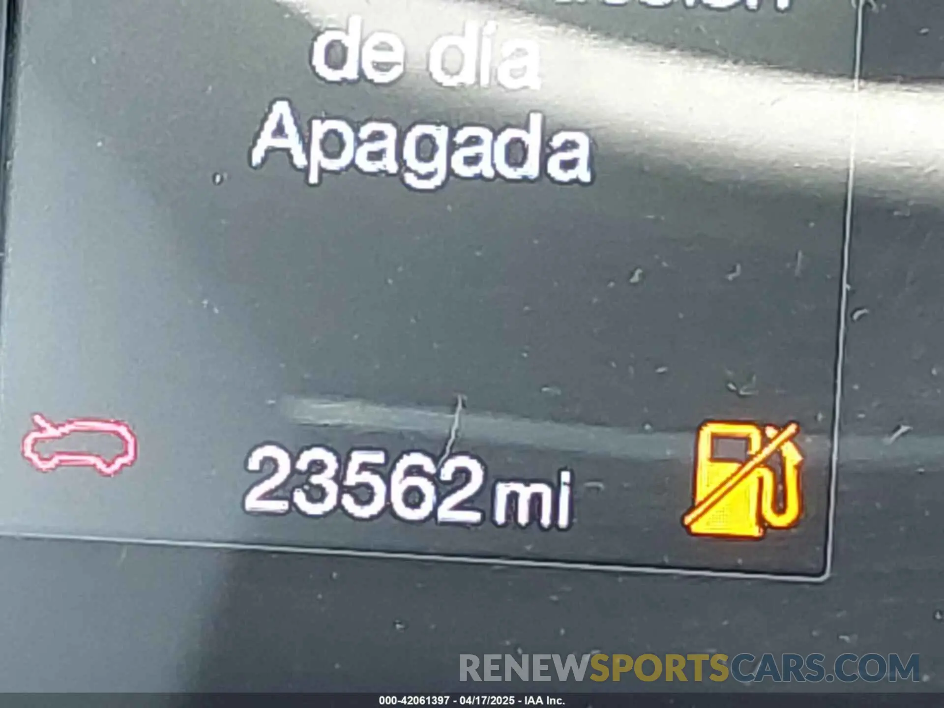 15 Photograph of a damaged car 3C4NJDBB8KT847766 JEEP COMPASS 2019