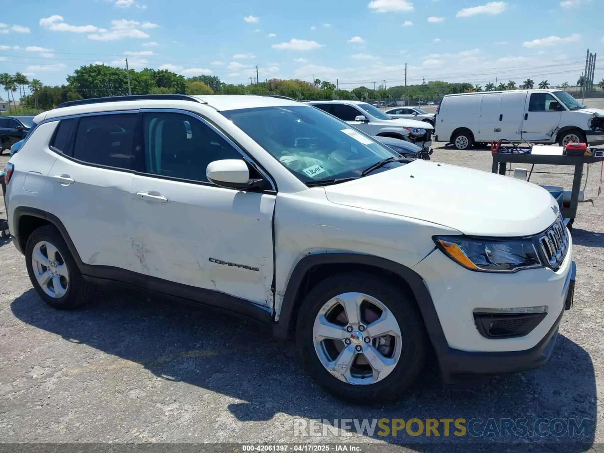 6 Photograph of a damaged car 3C4NJDBB8KT847766 JEEP COMPASS 2019