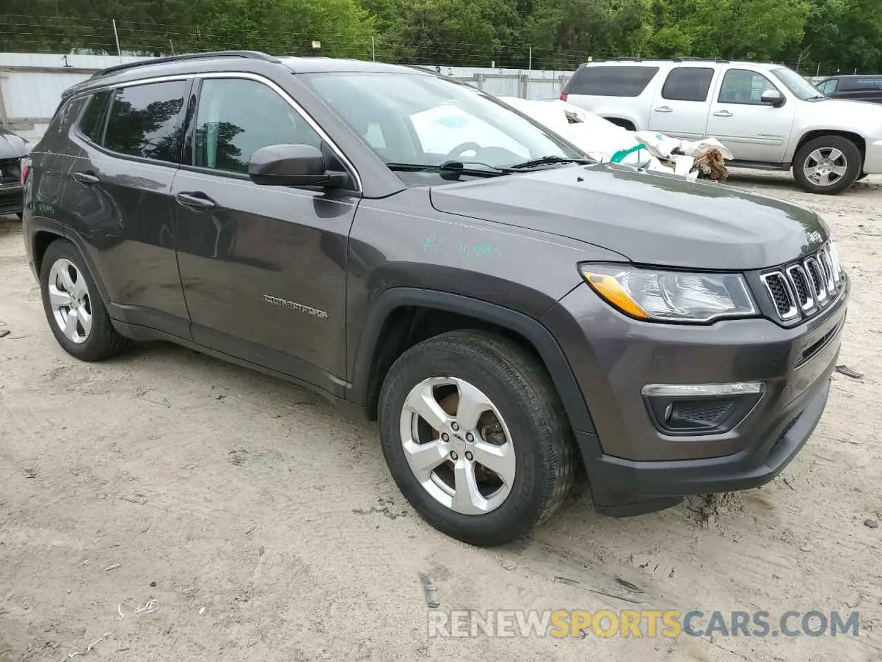 4 Photograph of a damaged car 3C4NJDBB8KT849503 JEEP COMPASS 2019