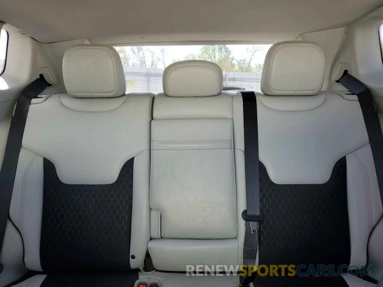 10 Photograph of a damaged car 3C4NJDBB9KT601020 JEEP COMPASS 2019
