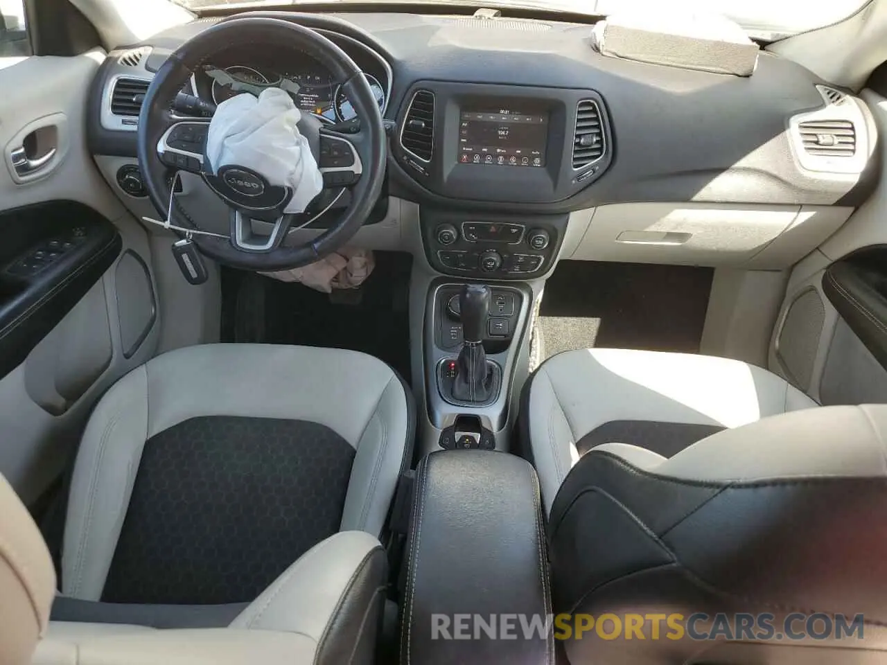 8 Photograph of a damaged car 3C4NJDBB9KT601020 JEEP COMPASS 2019