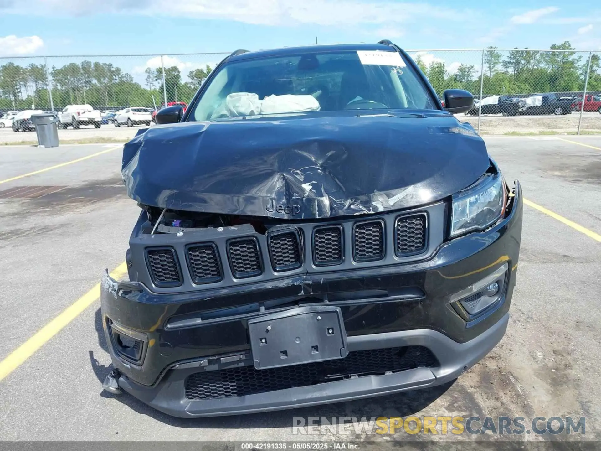 12 Photograph of a damaged car 3C4NJDBB9KT601373 JEEP COMPASS 2019