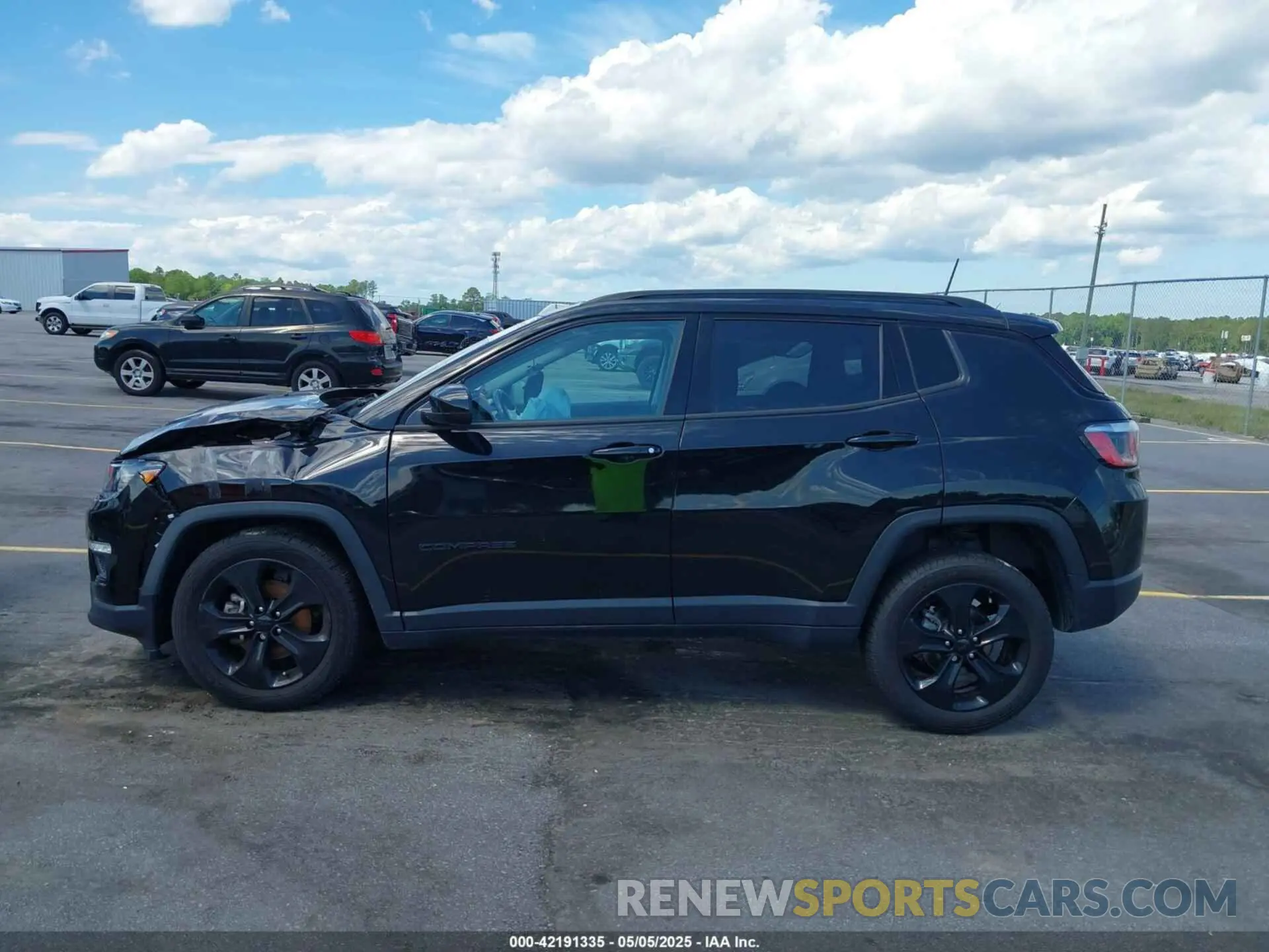 14 Photograph of a damaged car 3C4NJDBB9KT601373 JEEP COMPASS 2019
