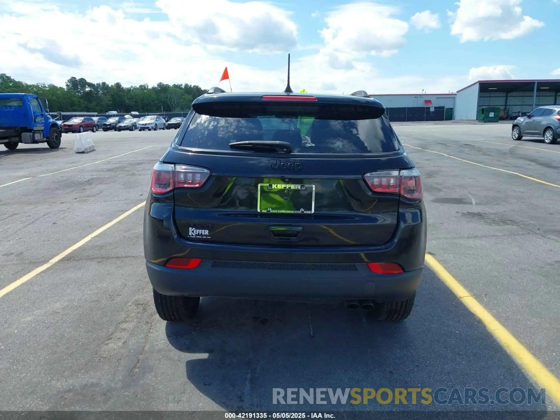 16 Photograph of a damaged car 3C4NJDBB9KT601373 JEEP COMPASS 2019