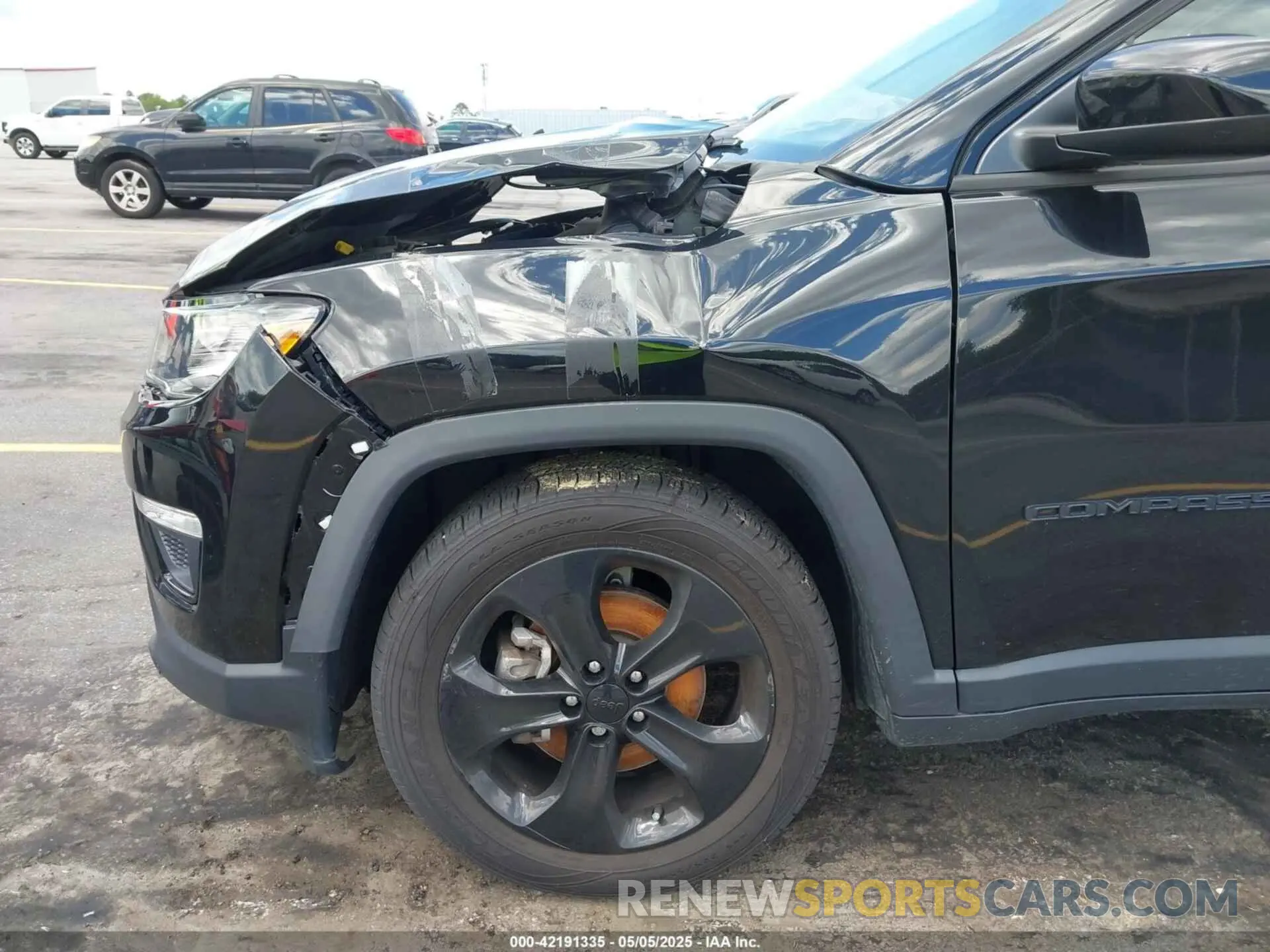 19 Photograph of a damaged car 3C4NJDBB9KT601373 JEEP COMPASS 2019