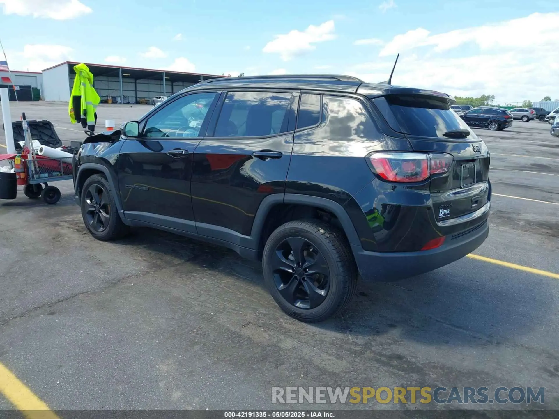 3 Photograph of a damaged car 3C4NJDBB9KT601373 JEEP COMPASS 2019