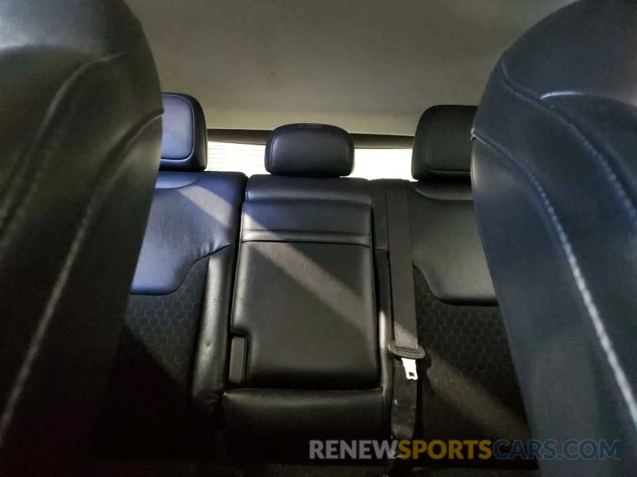 10 Photograph of a damaged car 3C4NJDBB9KT601678 JEEP COMPASS 2019