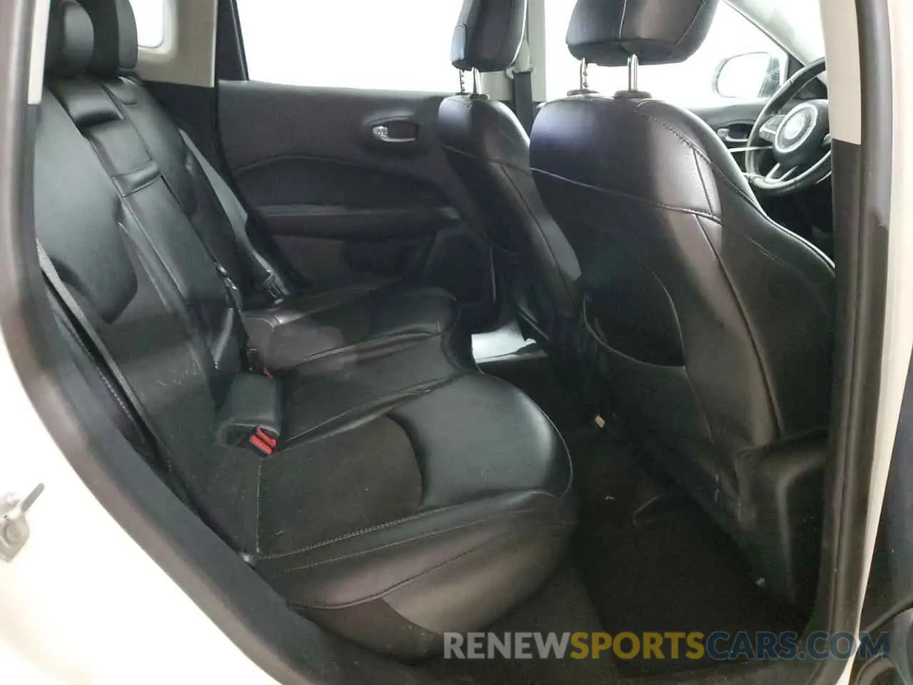 11 Photograph of a damaged car 3C4NJDBB9KT601678 JEEP COMPASS 2019