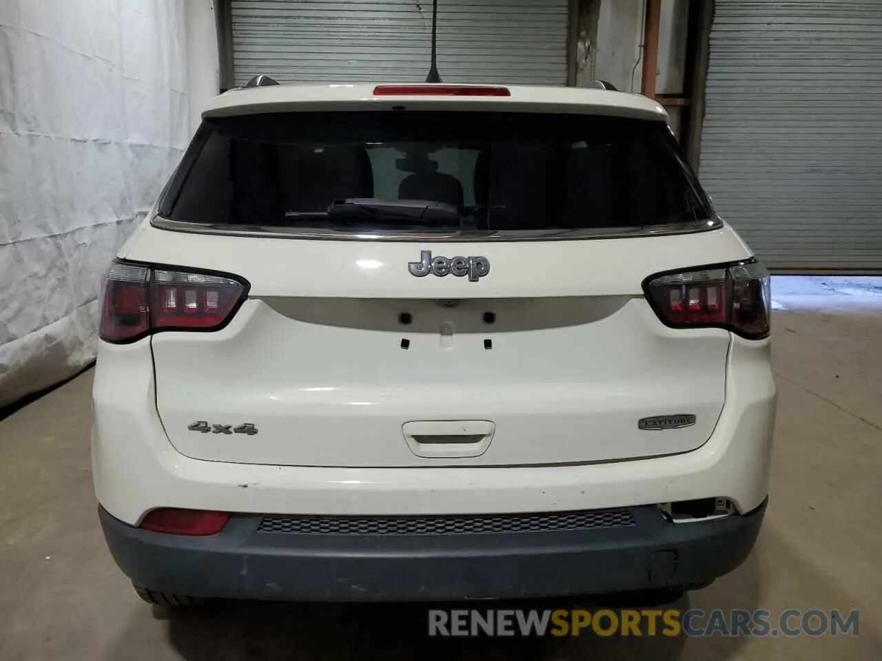 6 Photograph of a damaged car 3C4NJDBB9KT601678 JEEP COMPASS 2019
