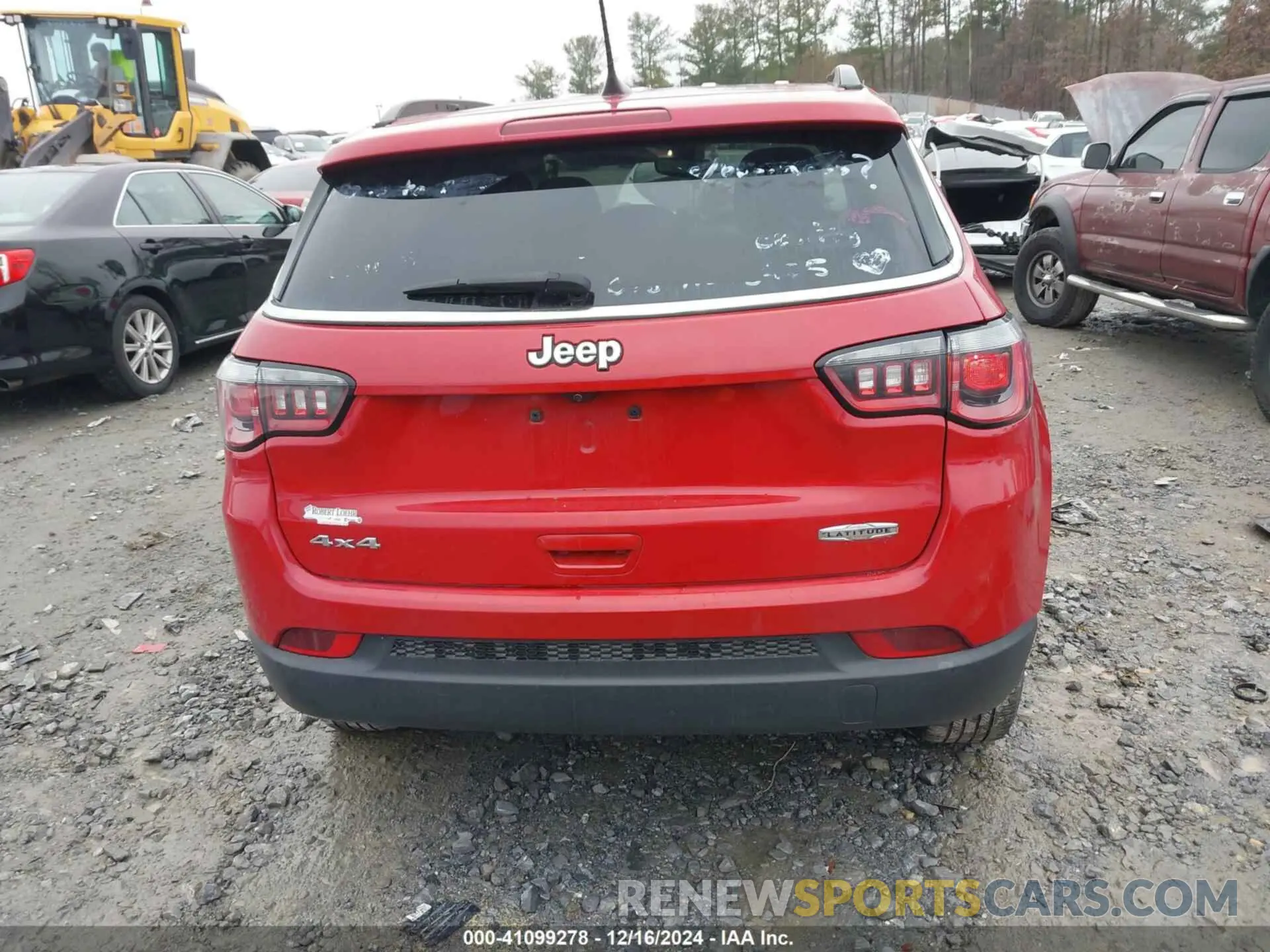 15 Photograph of a damaged car 3C4NJDBB9KT662206 JEEP COMPASS 2019