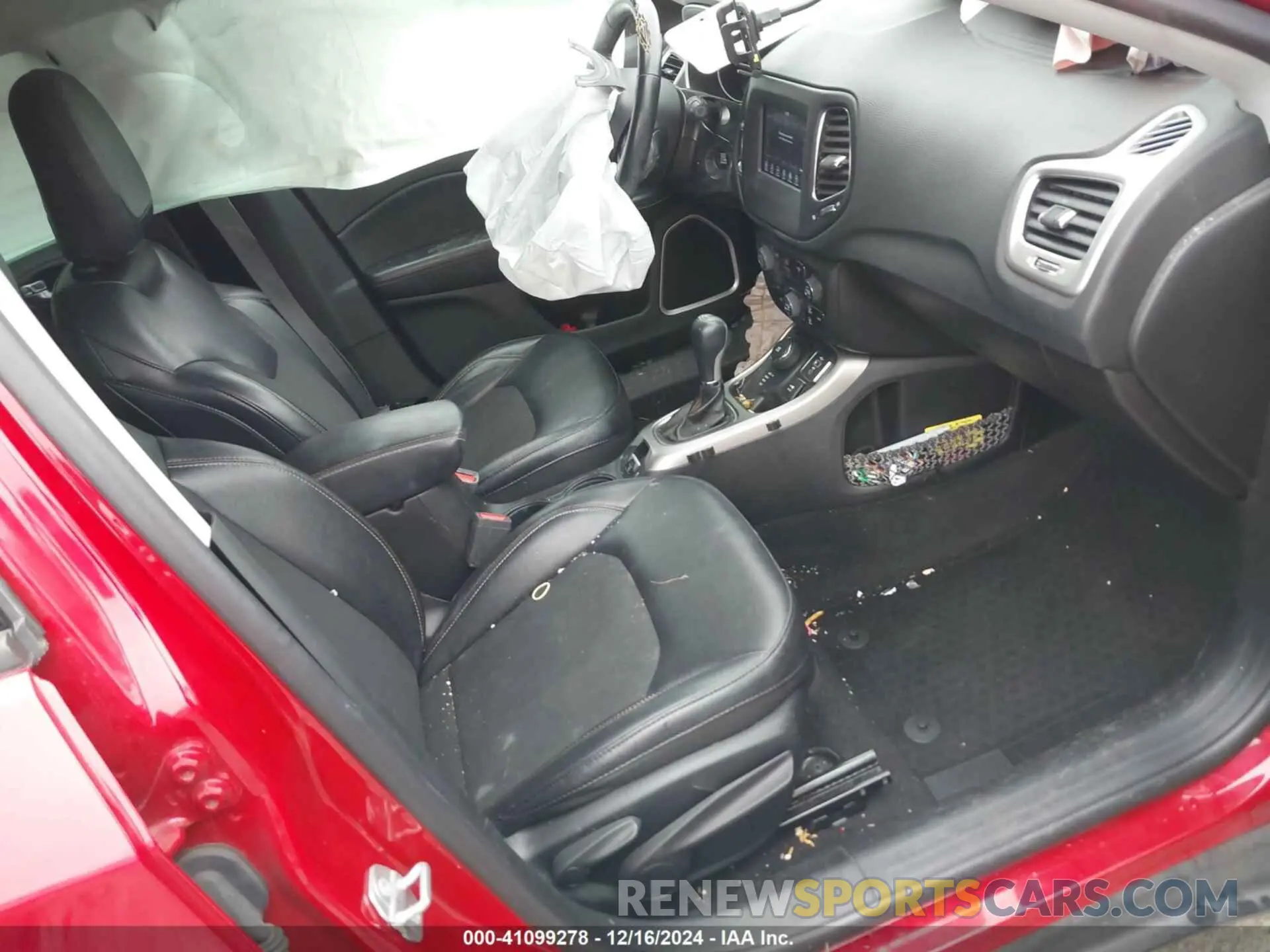 5 Photograph of a damaged car 3C4NJDBB9KT662206 JEEP COMPASS 2019