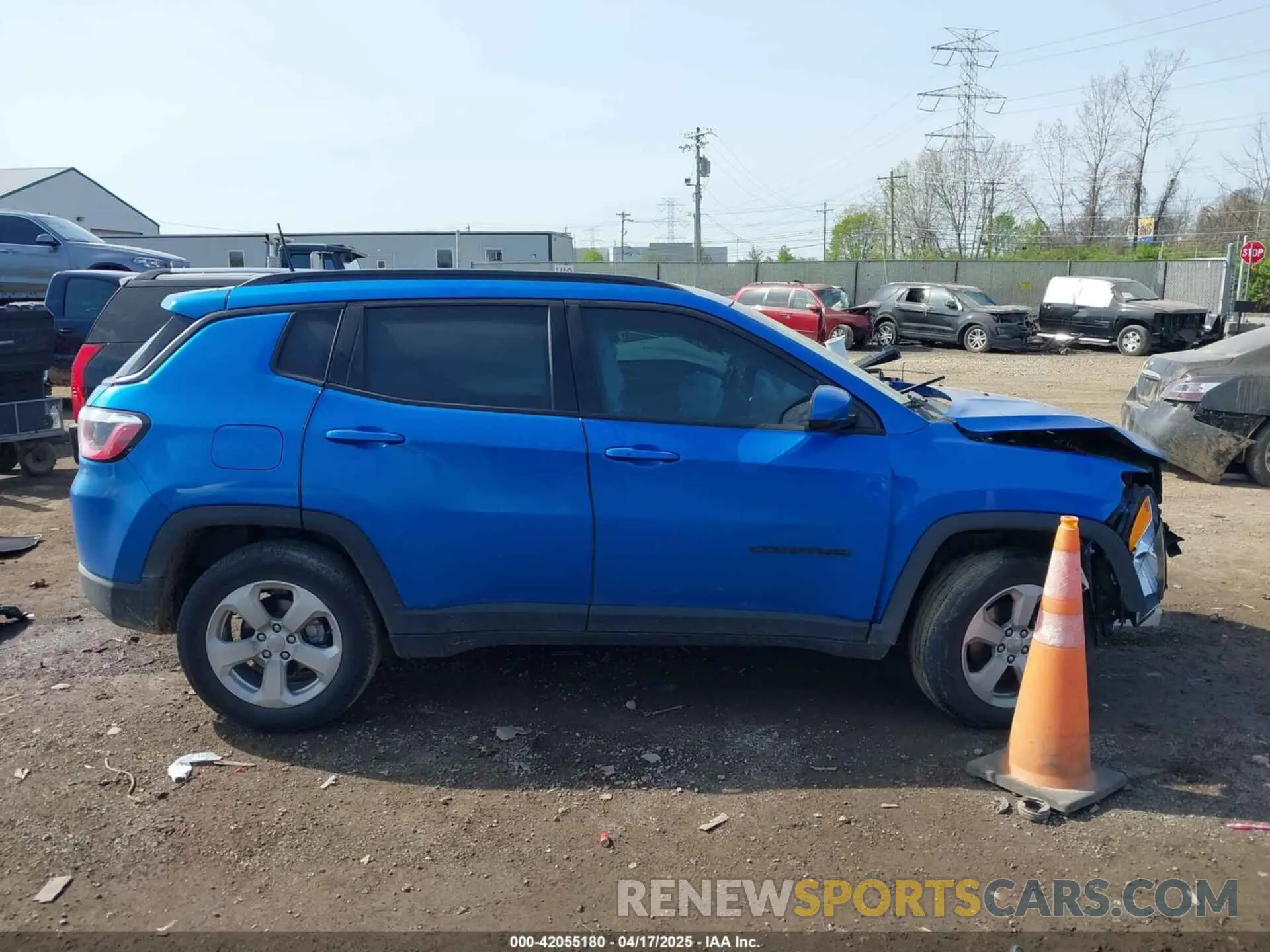 14 Photograph of a damaged car 3C4NJDBB9KT713896 JEEP COMPASS 2019