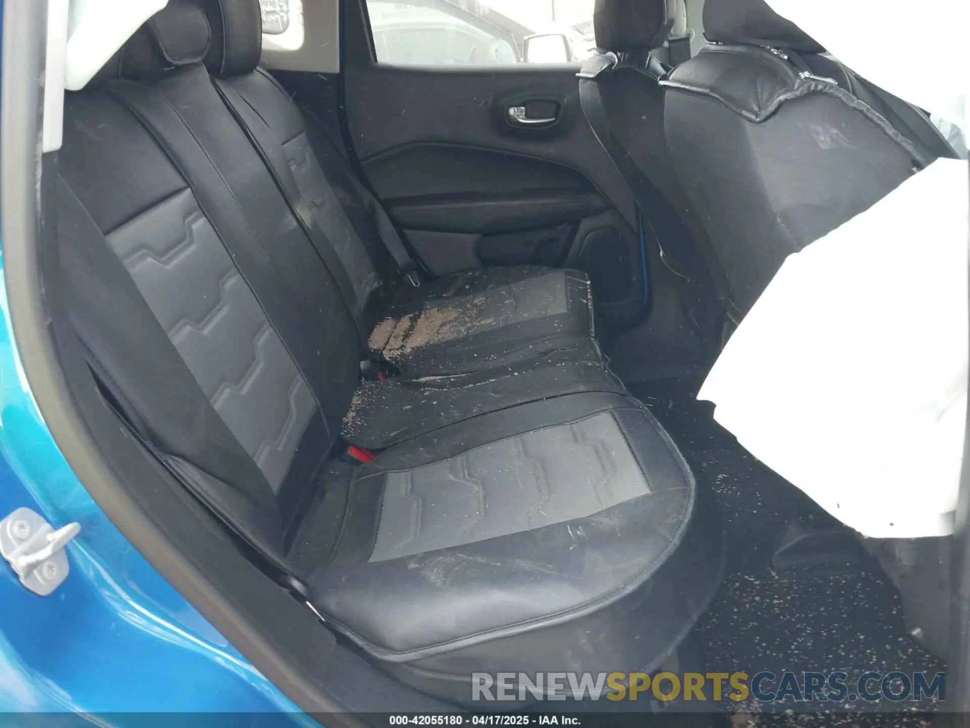 8 Photograph of a damaged car 3C4NJDBB9KT713896 JEEP COMPASS 2019