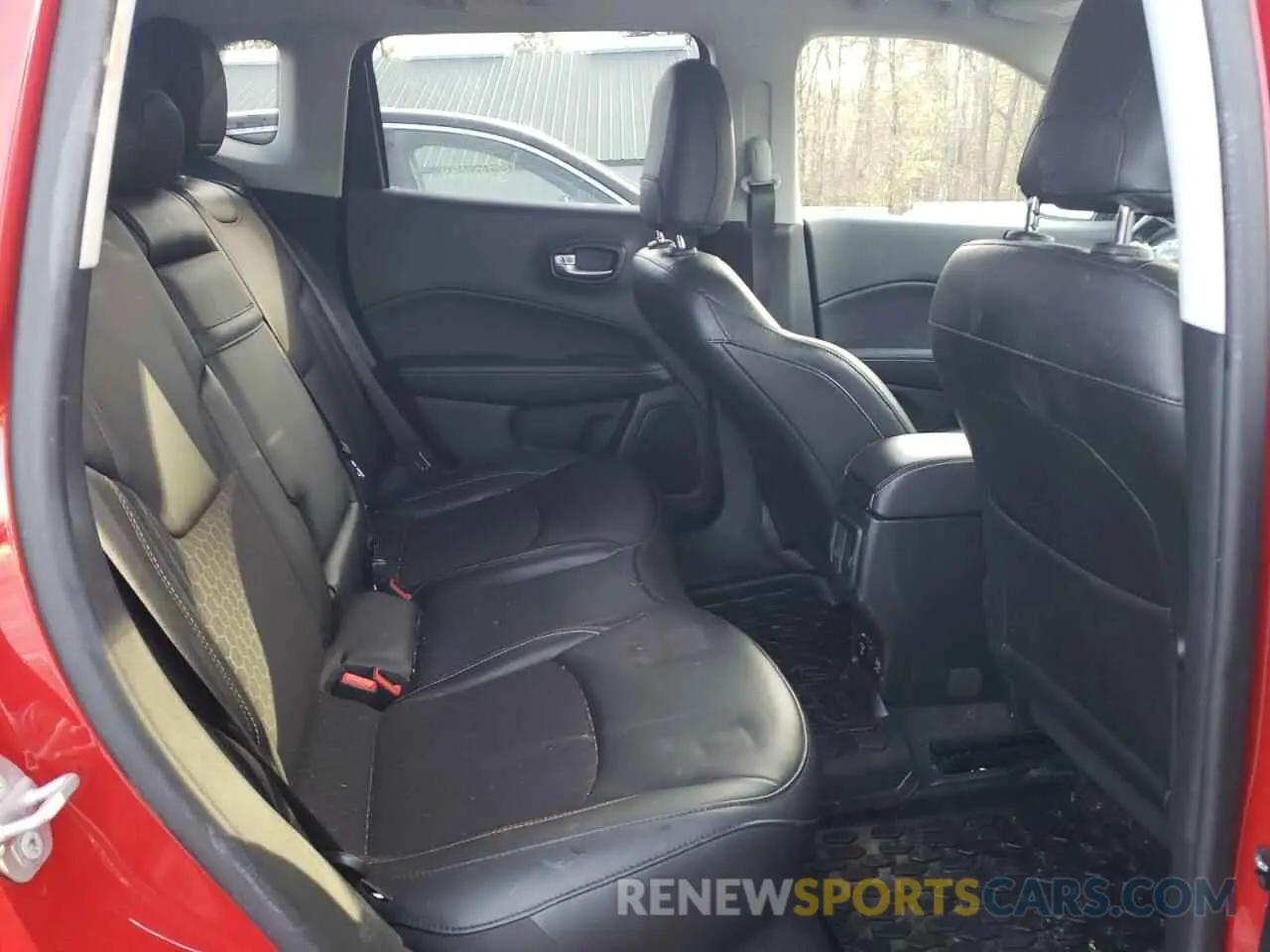 11 Photograph of a damaged car 3C4NJDBB9KT827915 JEEP COMPASS 2019