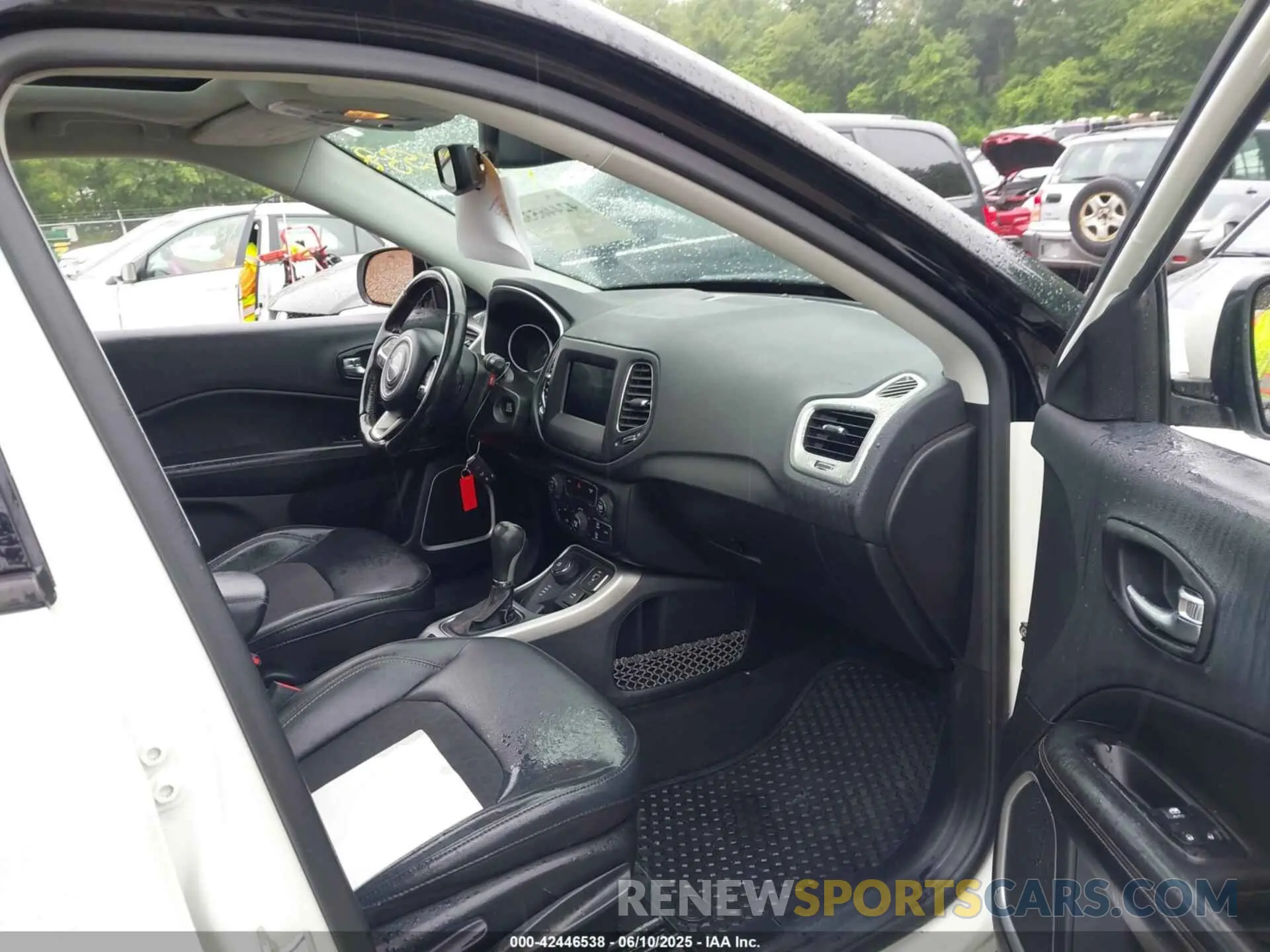 5 Photograph of a damaged car 3C4NJDBB9KT834332 JEEP COMPASS 2019