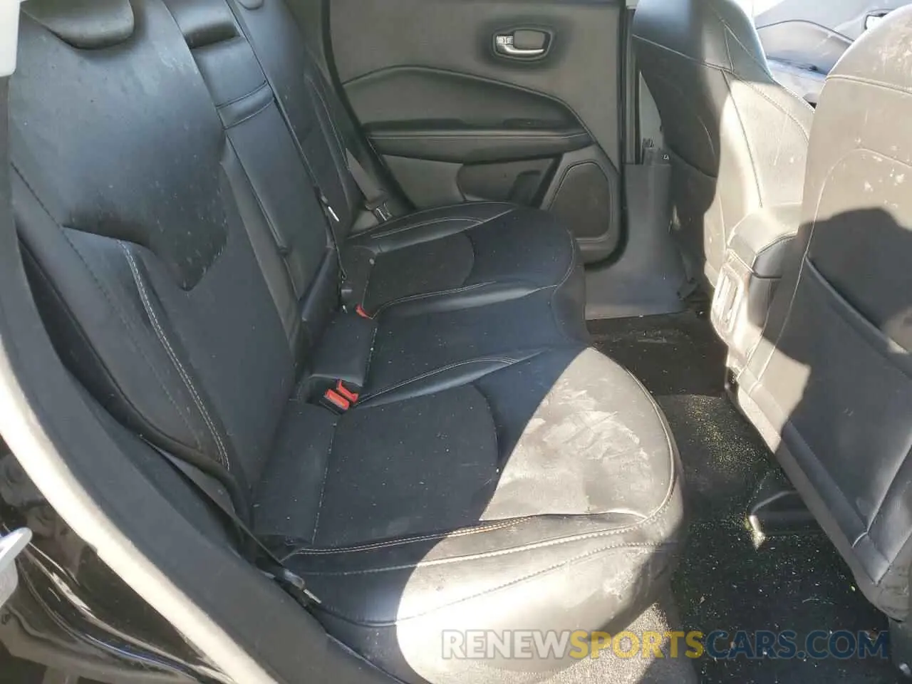 11 Photograph of a damaged car 3C4NJDBB9KT850773 JEEP COMPASS 2019
