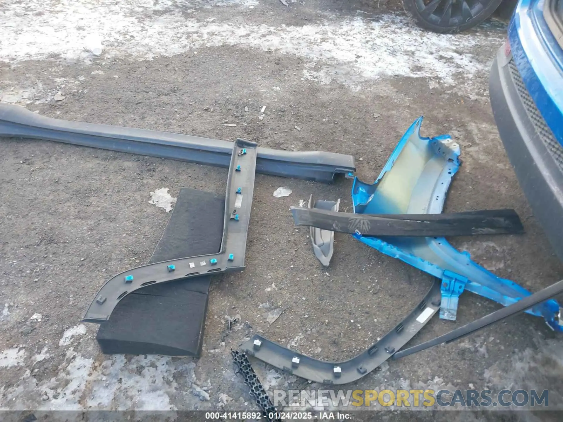 12 Photograph of a damaged car 3C4NJDBBXKT596958 JEEP COMPASS 2019