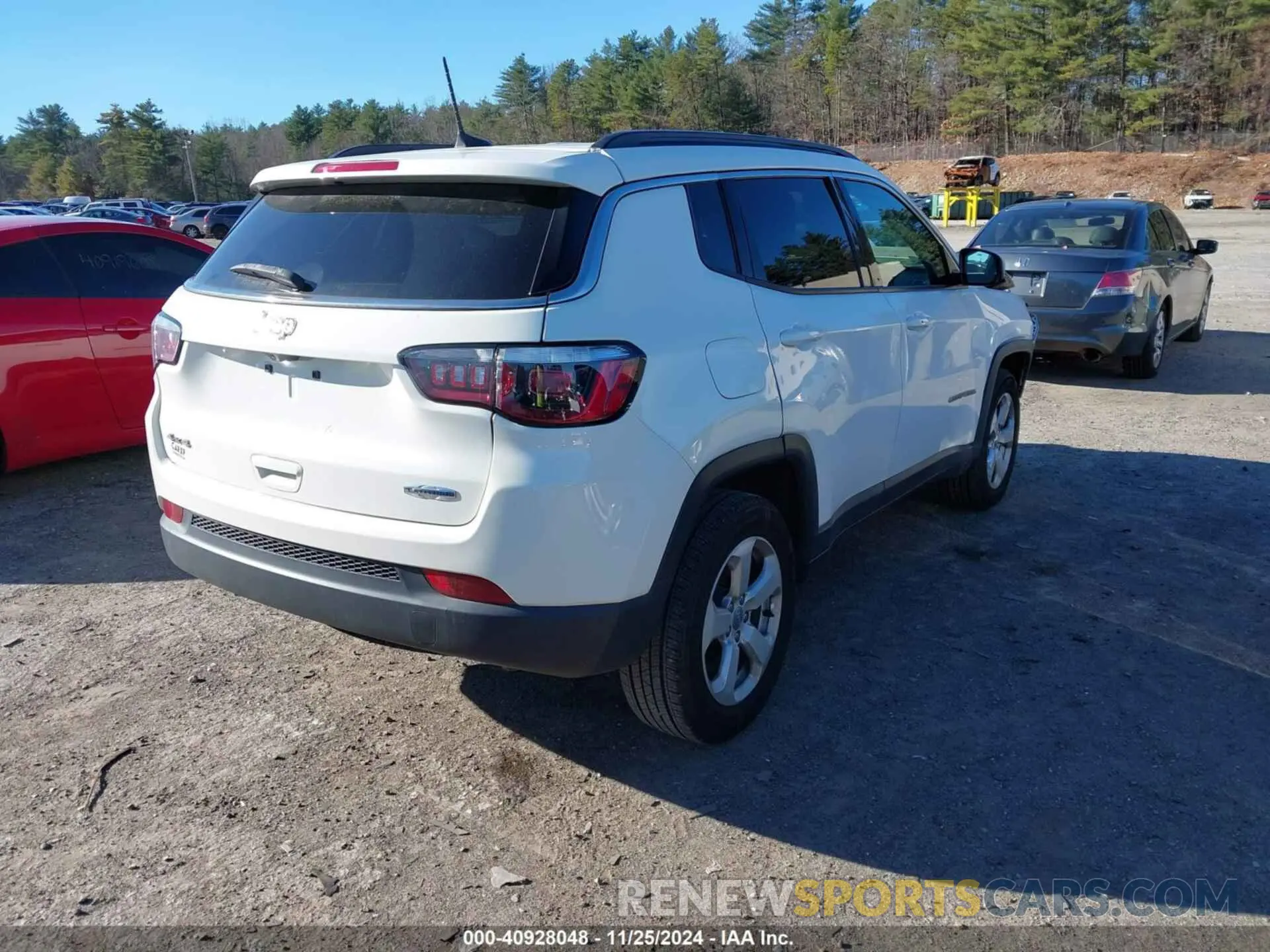 4 Photograph of a damaged car 3C4NJDBBXKT601902 JEEP COMPASS 2019