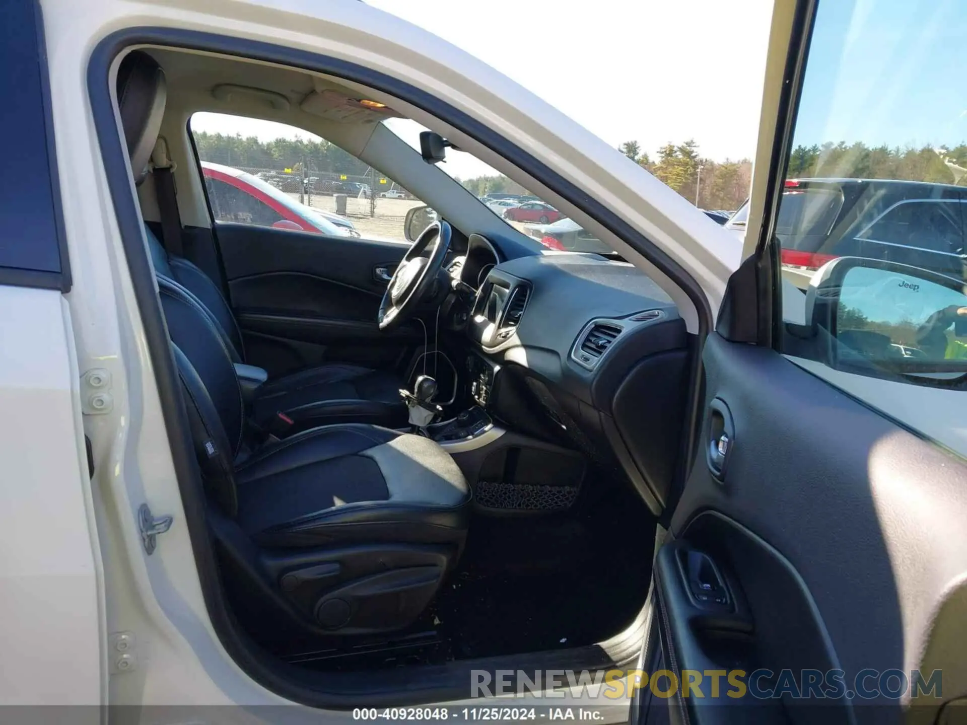5 Photograph of a damaged car 3C4NJDBBXKT601902 JEEP COMPASS 2019