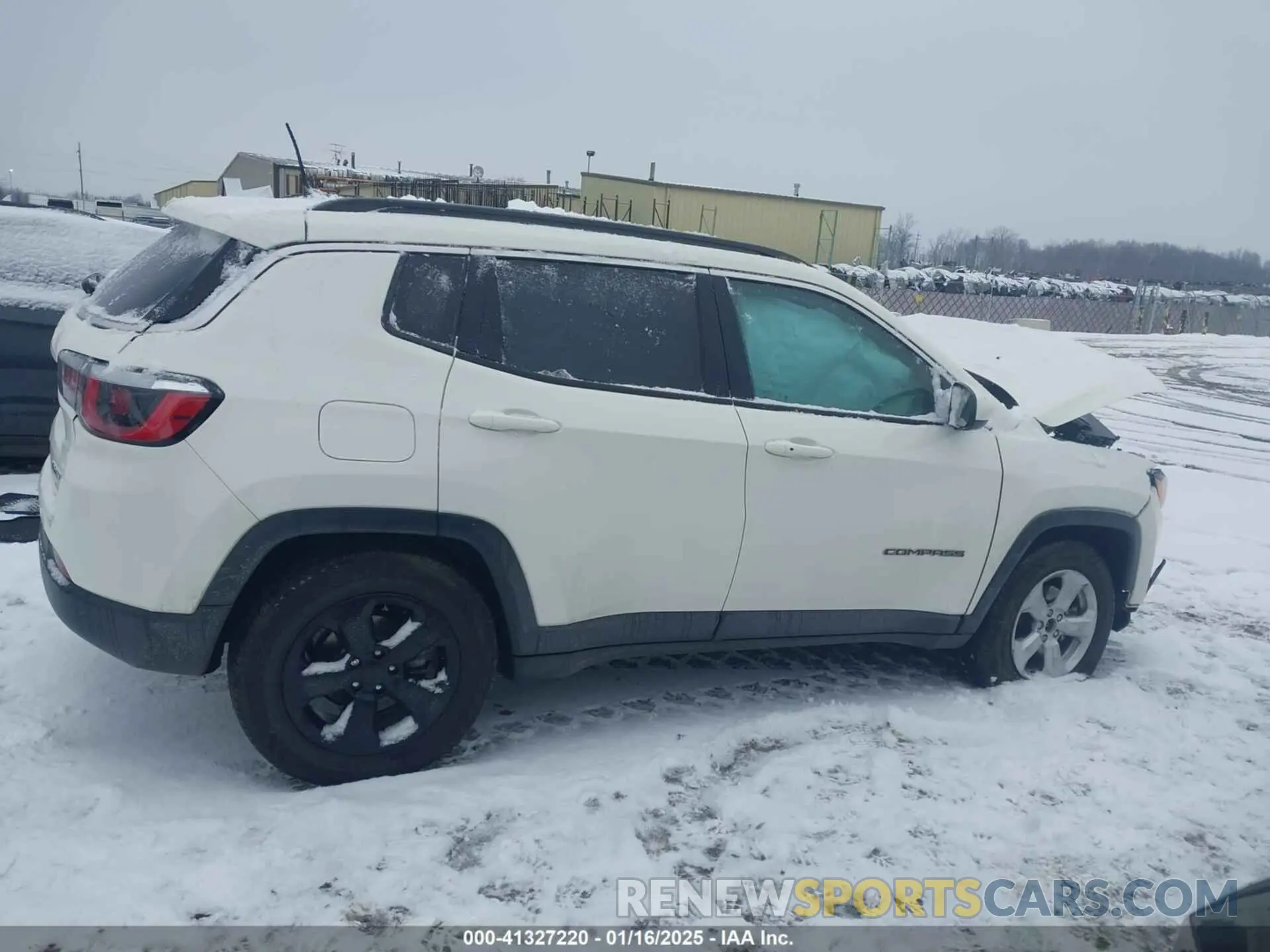 13 Photograph of a damaged car 3C4NJDBBXKT647665 JEEP COMPASS 2019