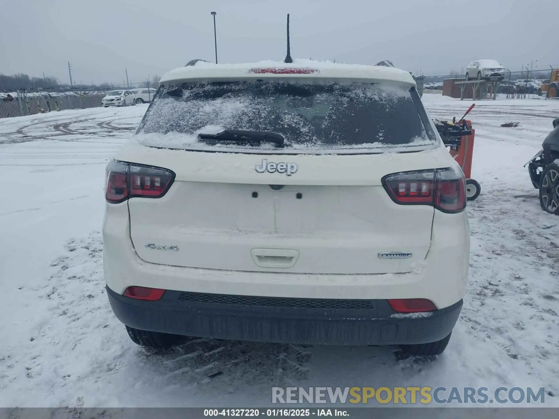 16 Photograph of a damaged car 3C4NJDBBXKT647665 JEEP COMPASS 2019
